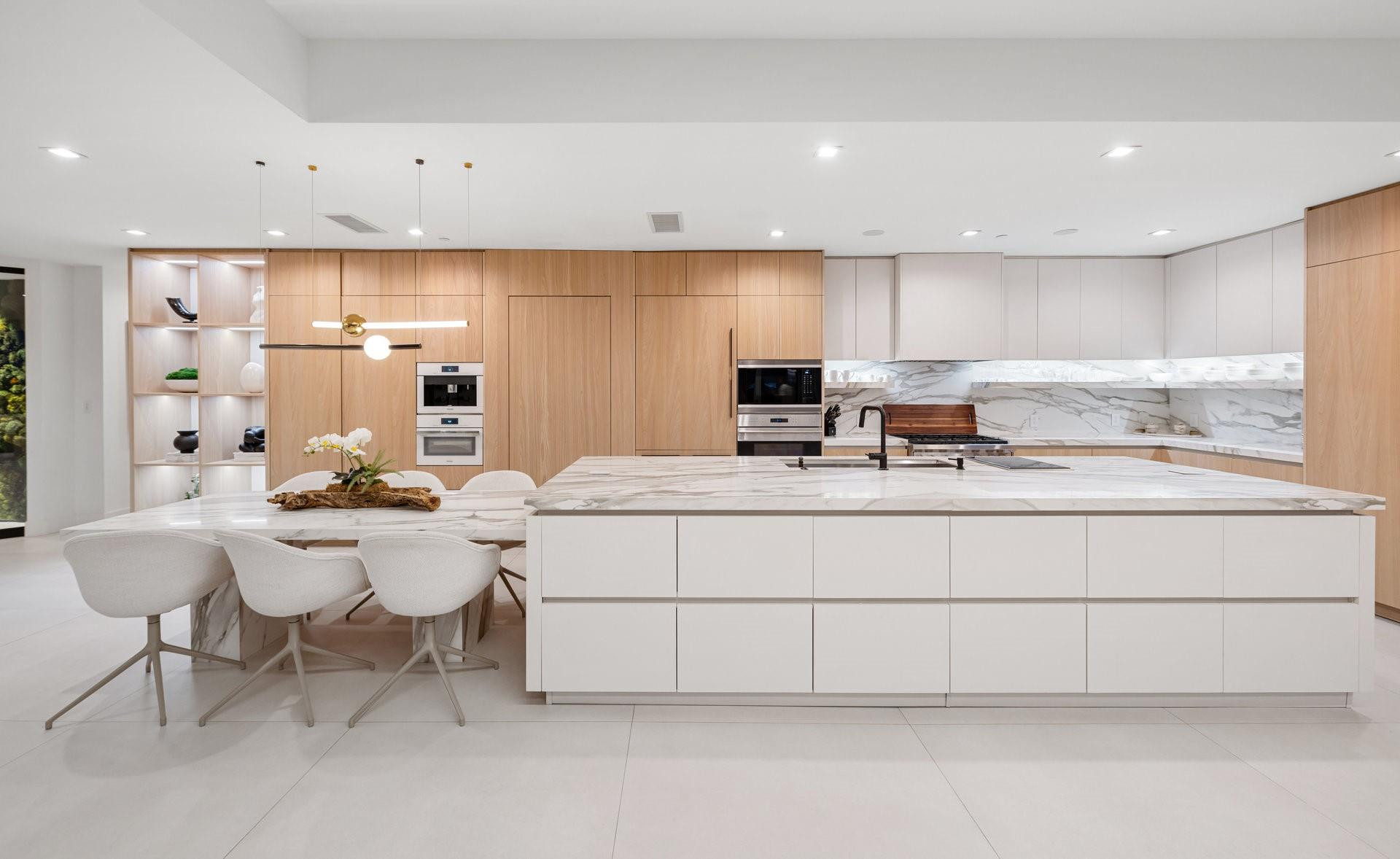 21 Isle Of Venice Dr PH1