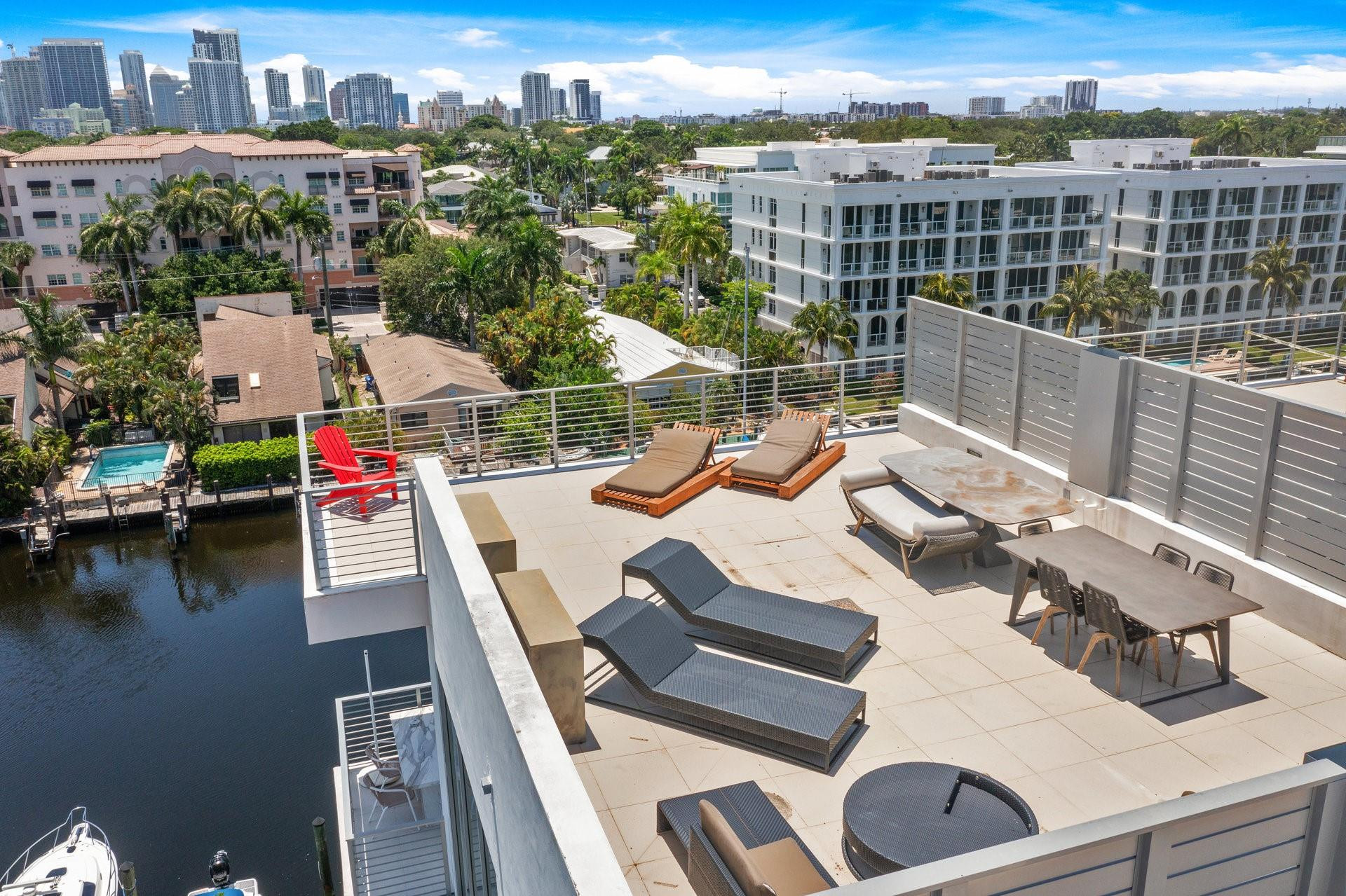 21 Isle Of Venice Dr PH1