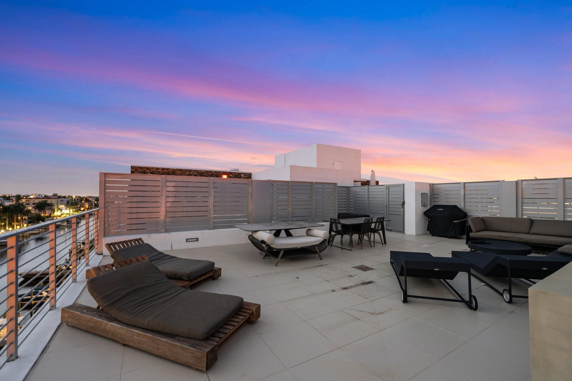 21 Isle Of Venice Dr PH1