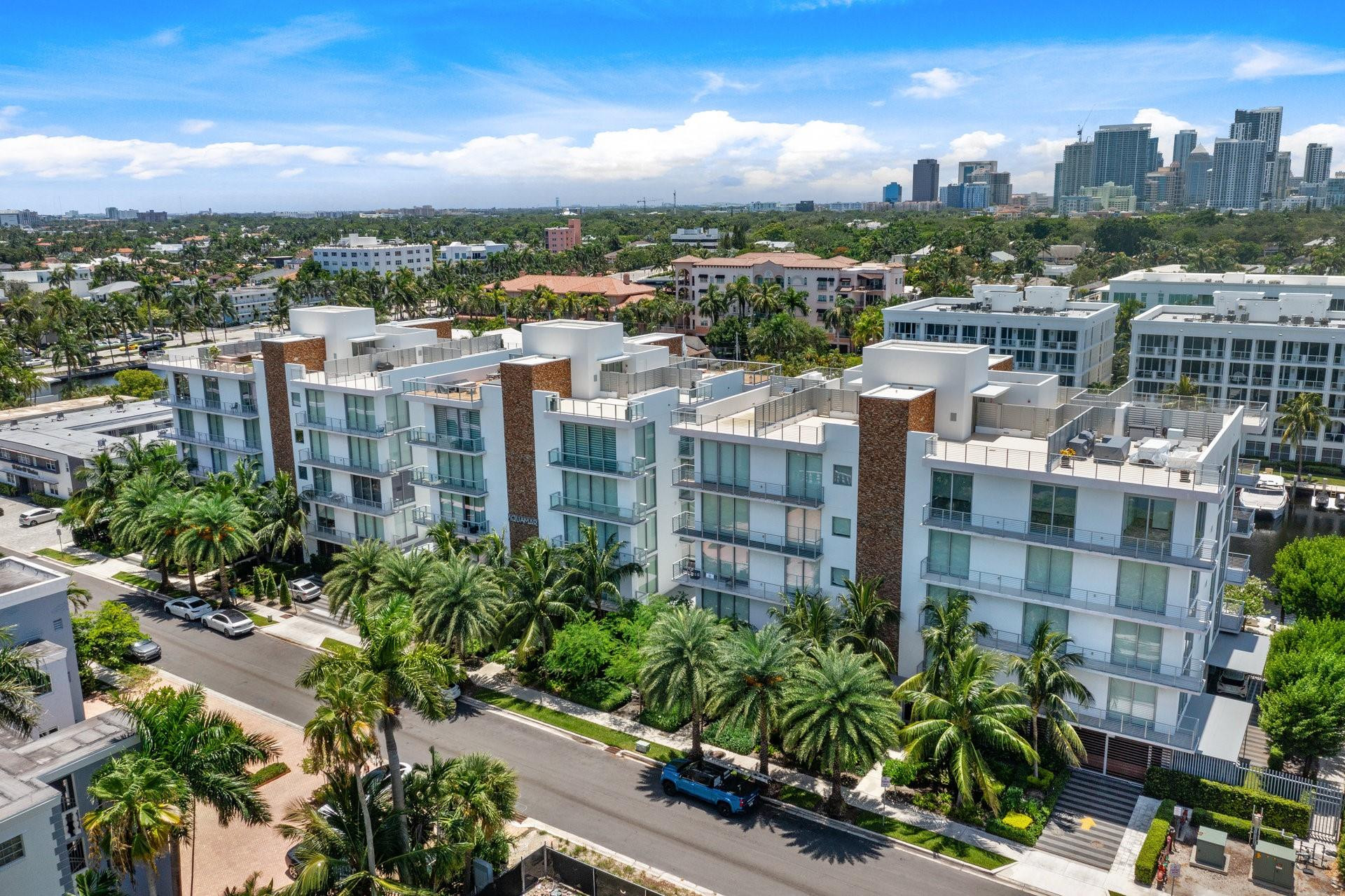 21 Isle Of Venice Dr PH1