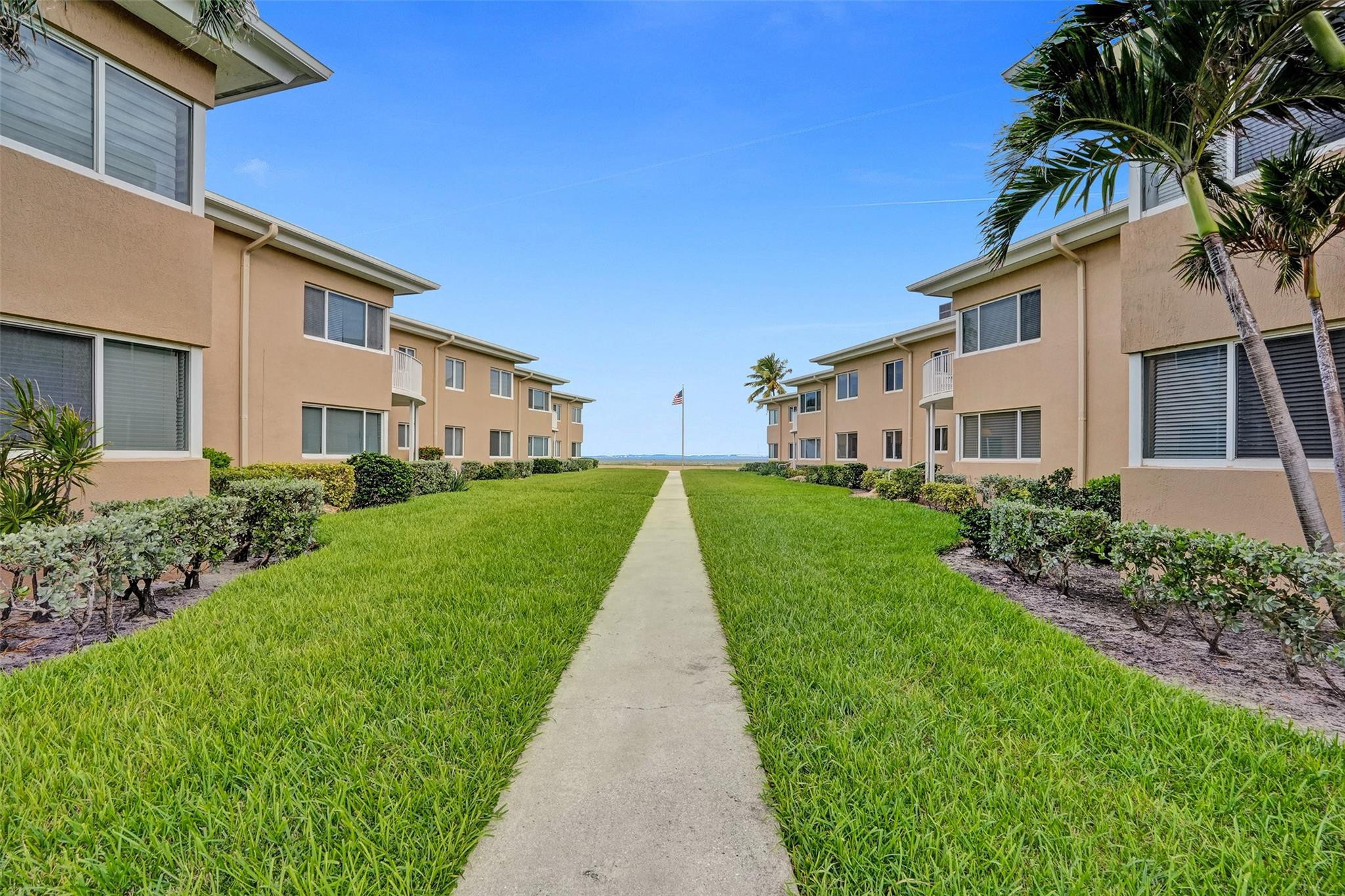 1410 S Ocean Blvd 1F