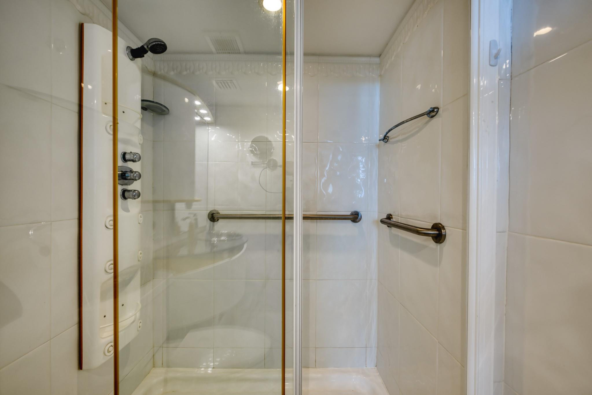 2731 NE 14th Street Cswy 517