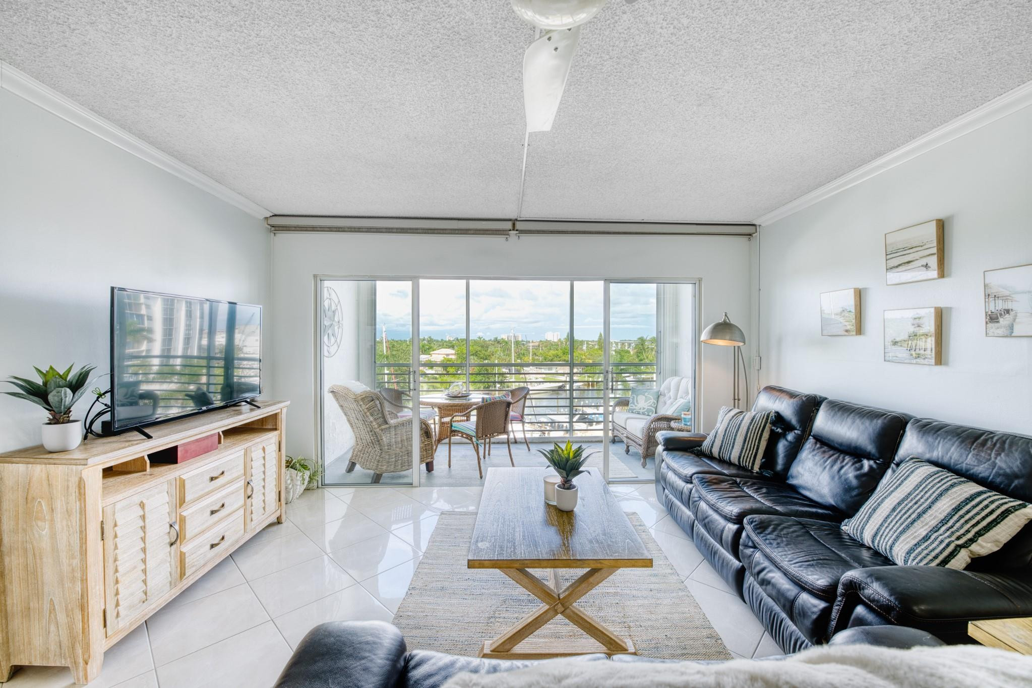 2731 NE 14th Street Cswy 517