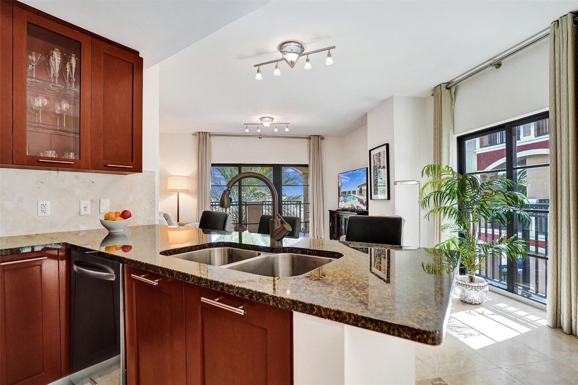 2501 N Ocean Blvd 550