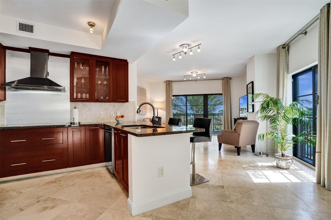 2501 N Ocean Blvd 550