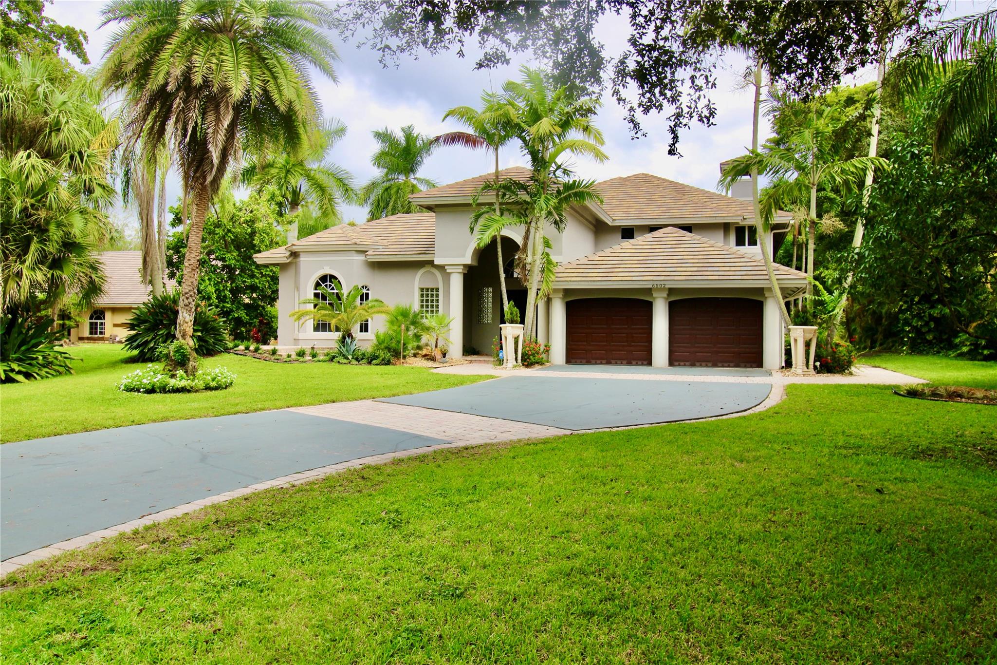 6502 NW 66th Way