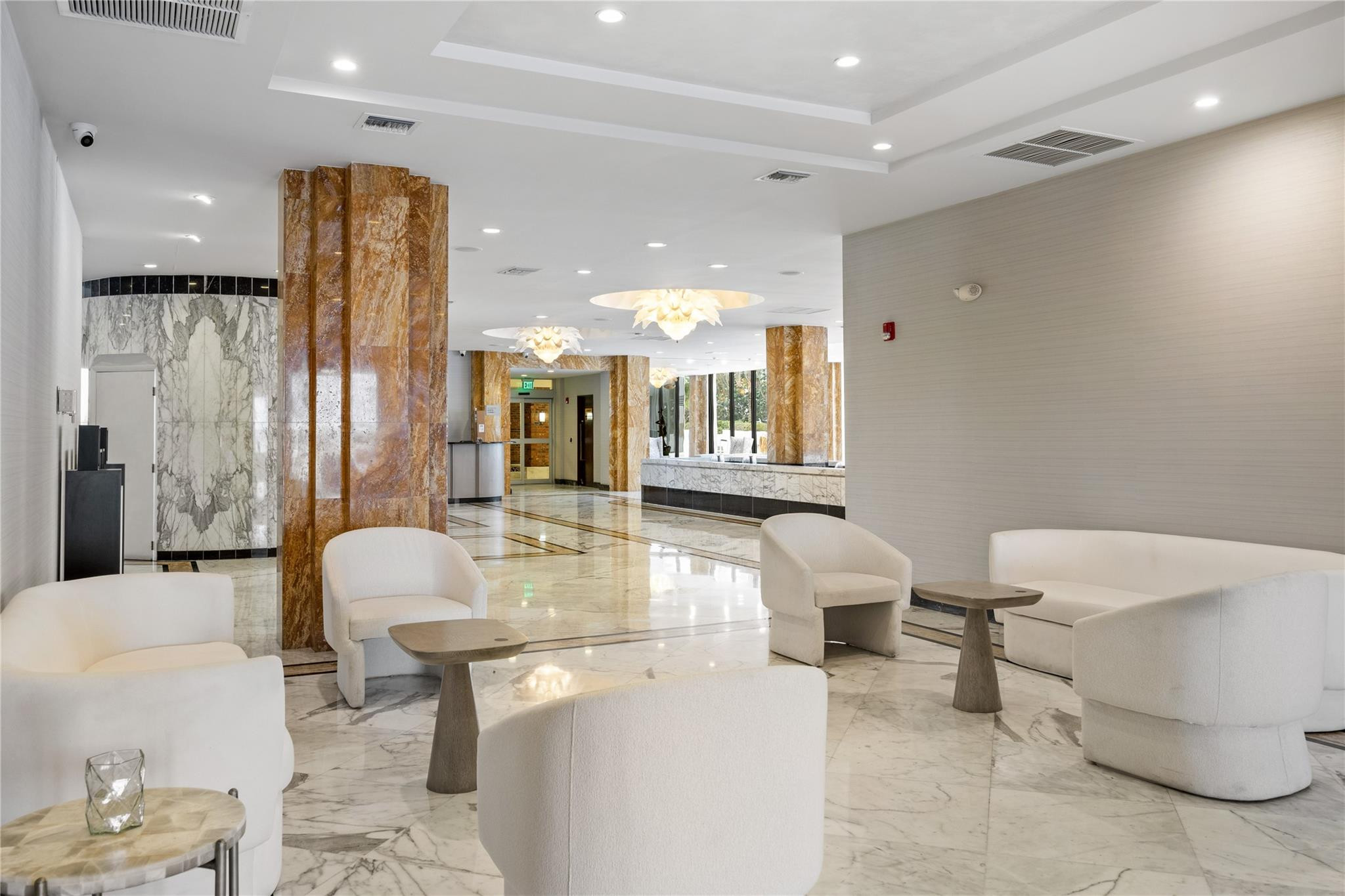 2751 S Ocean Dr 703N