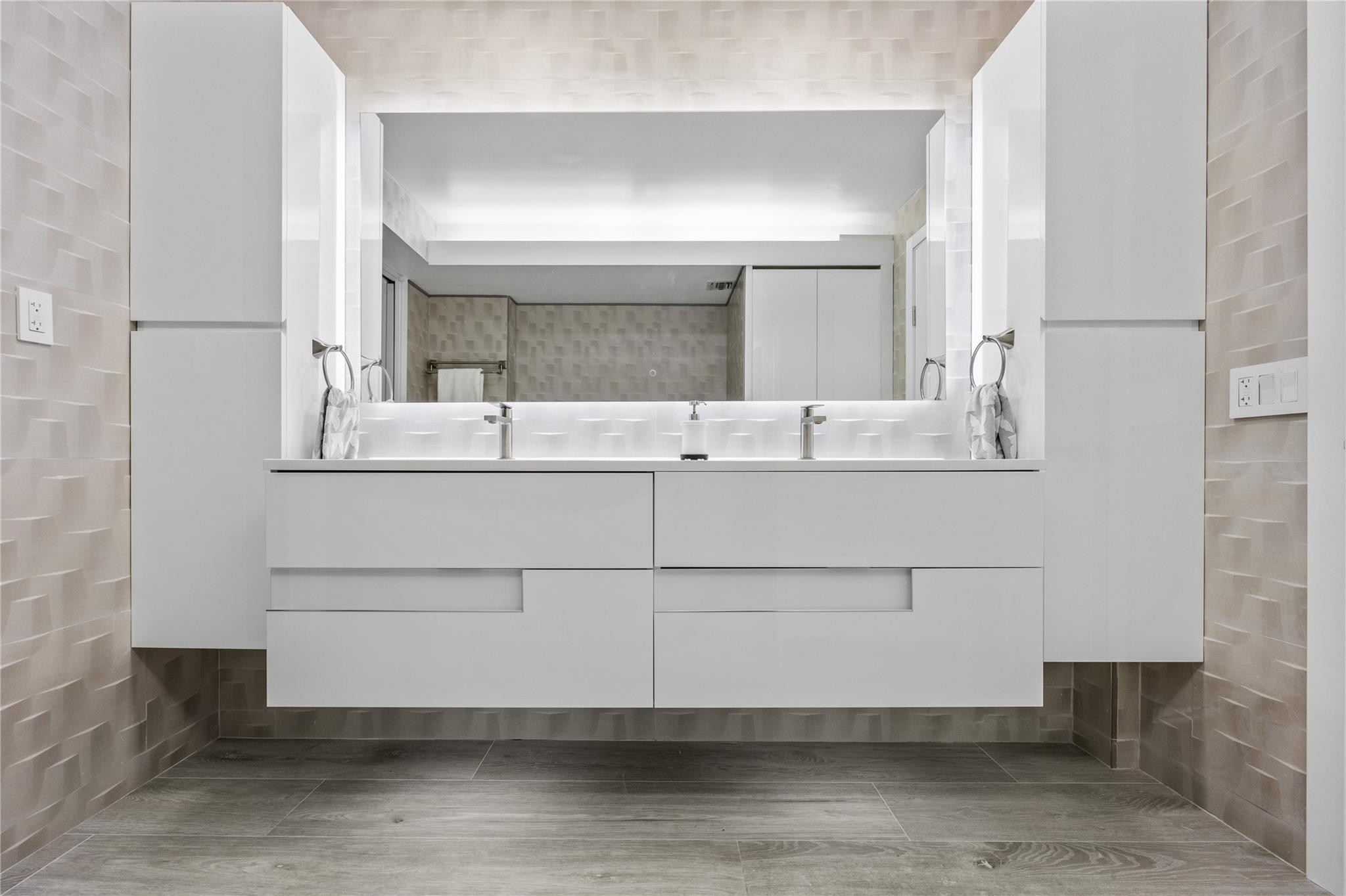 2751 S Ocean Dr 703N