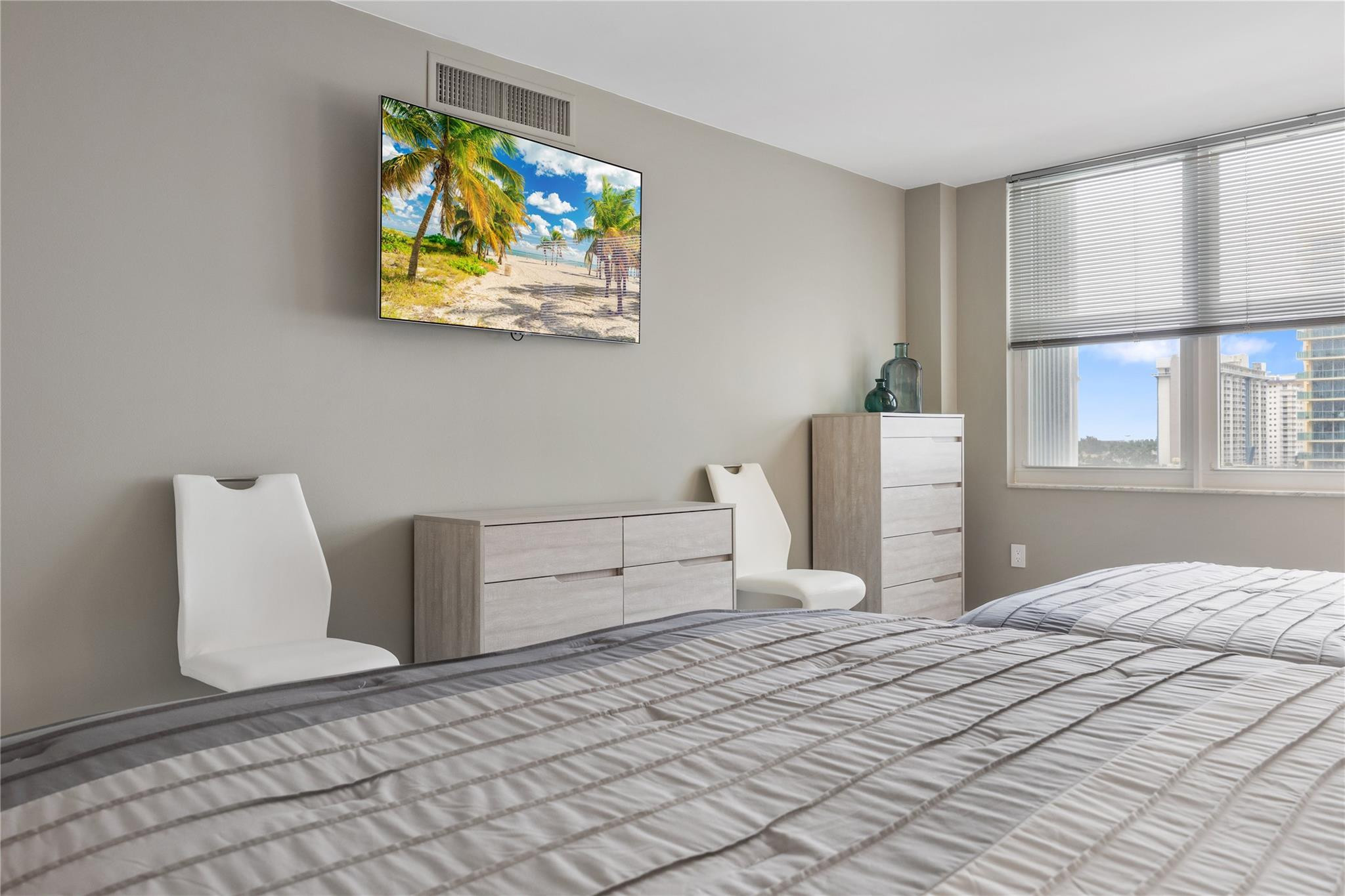 2751 S Ocean Dr 703N