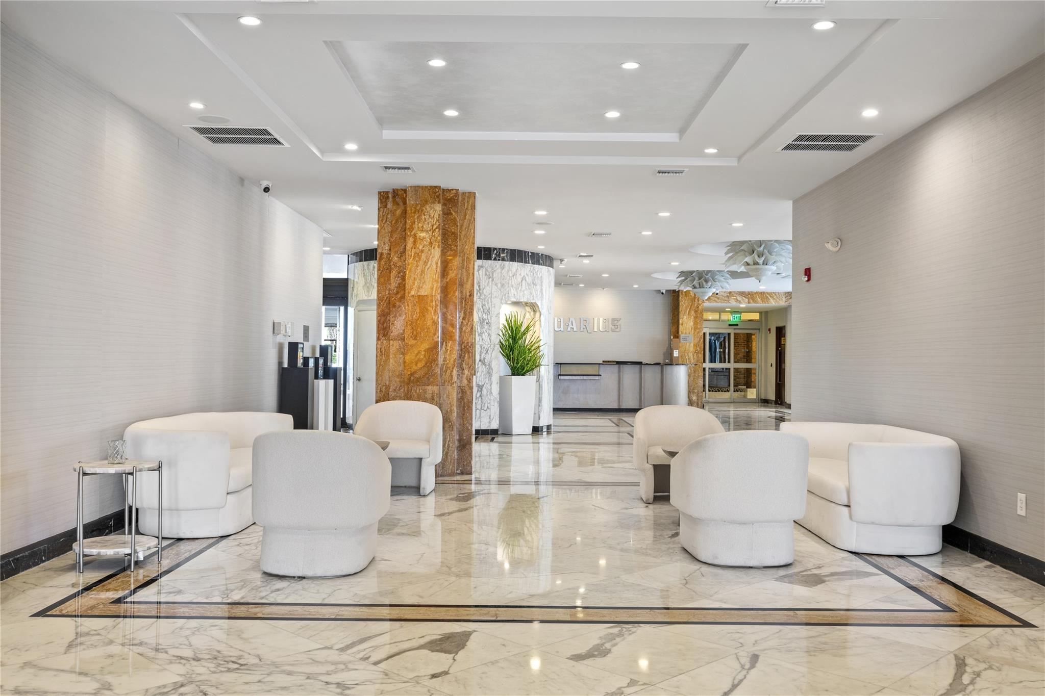 2751 S Ocean Dr 703N