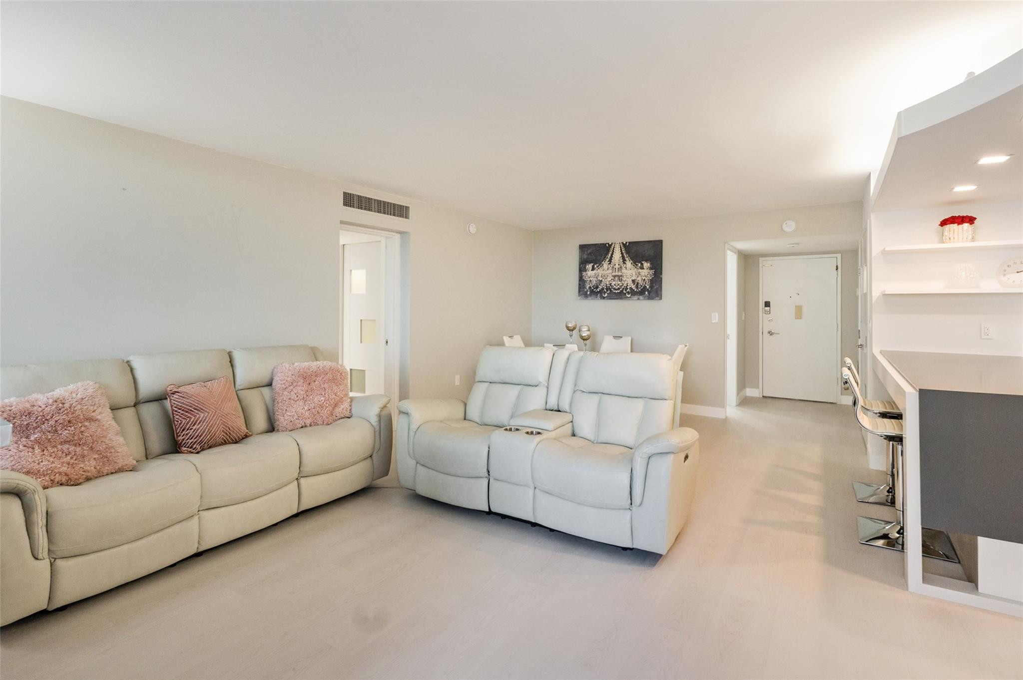 2751 S Ocean Dr 703N