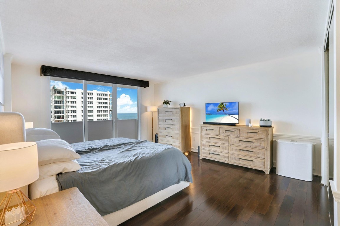 4300 N Ocean Blvd 11M