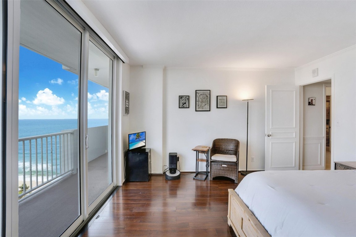 4300 N Ocean Blvd 11M