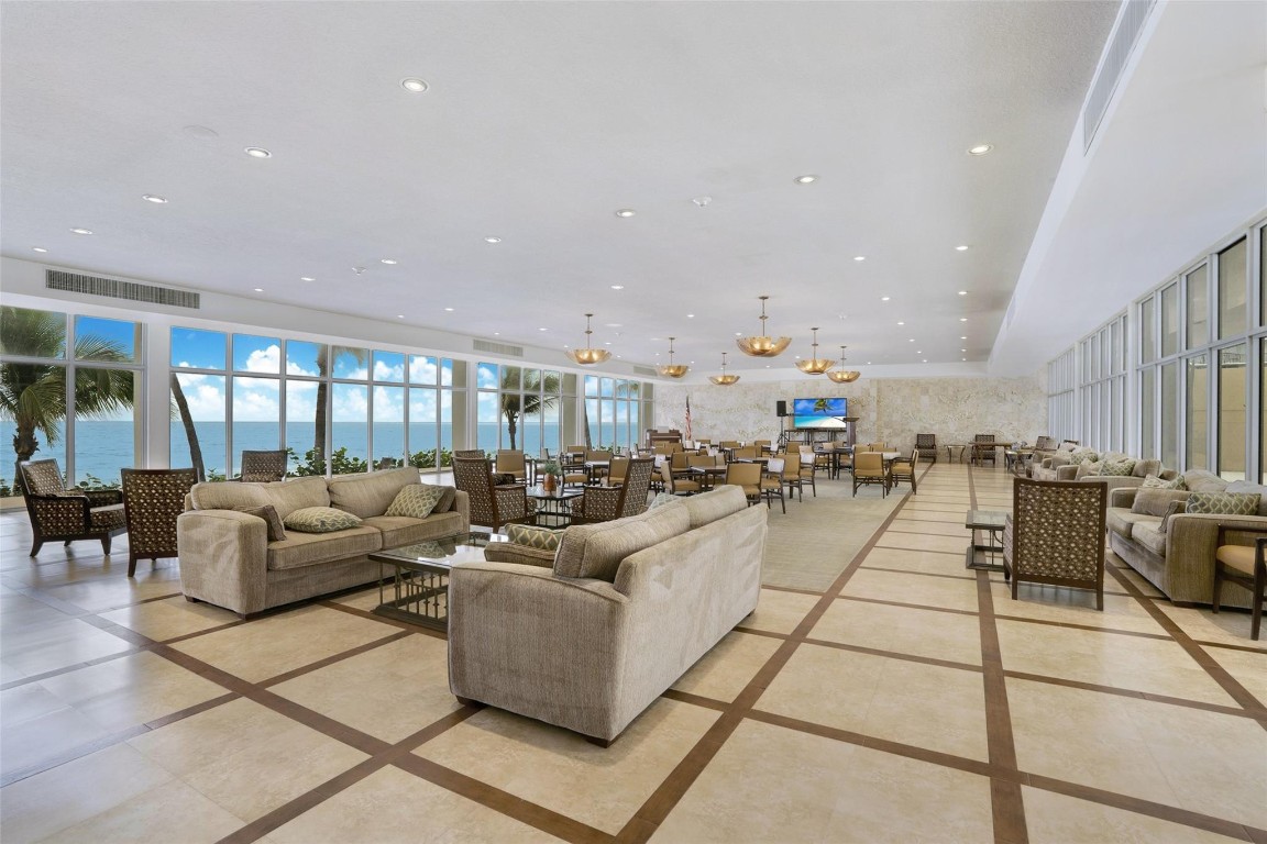 4300 N Ocean Blvd 11M