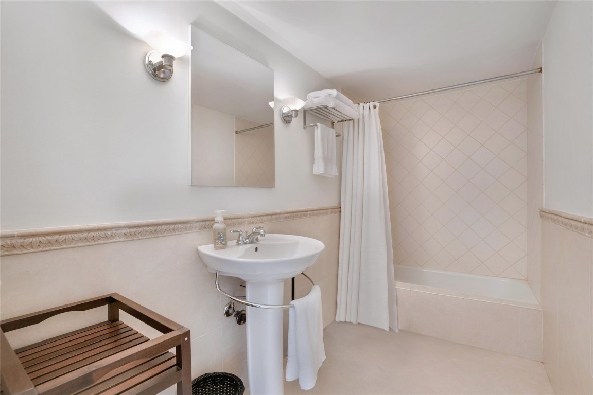 4300 N Ocean Blvd 11M