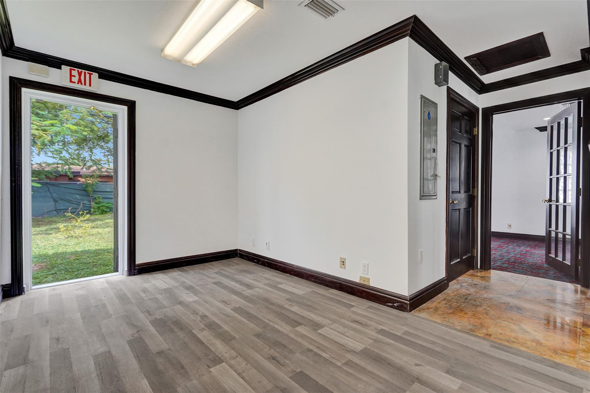 51 E Commercial Blvd