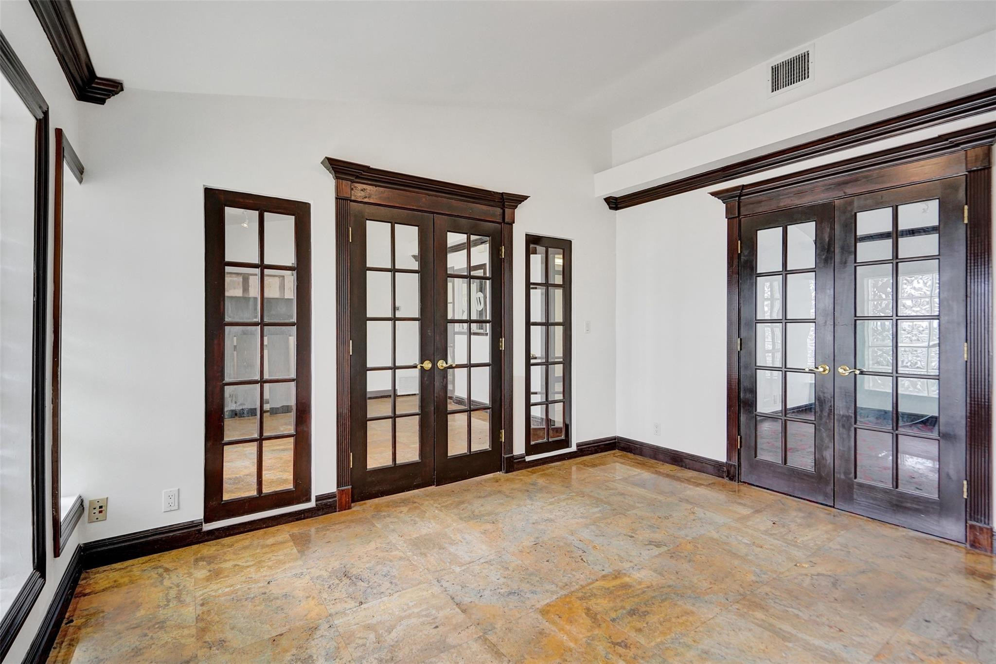 51 E Commercial Blvd