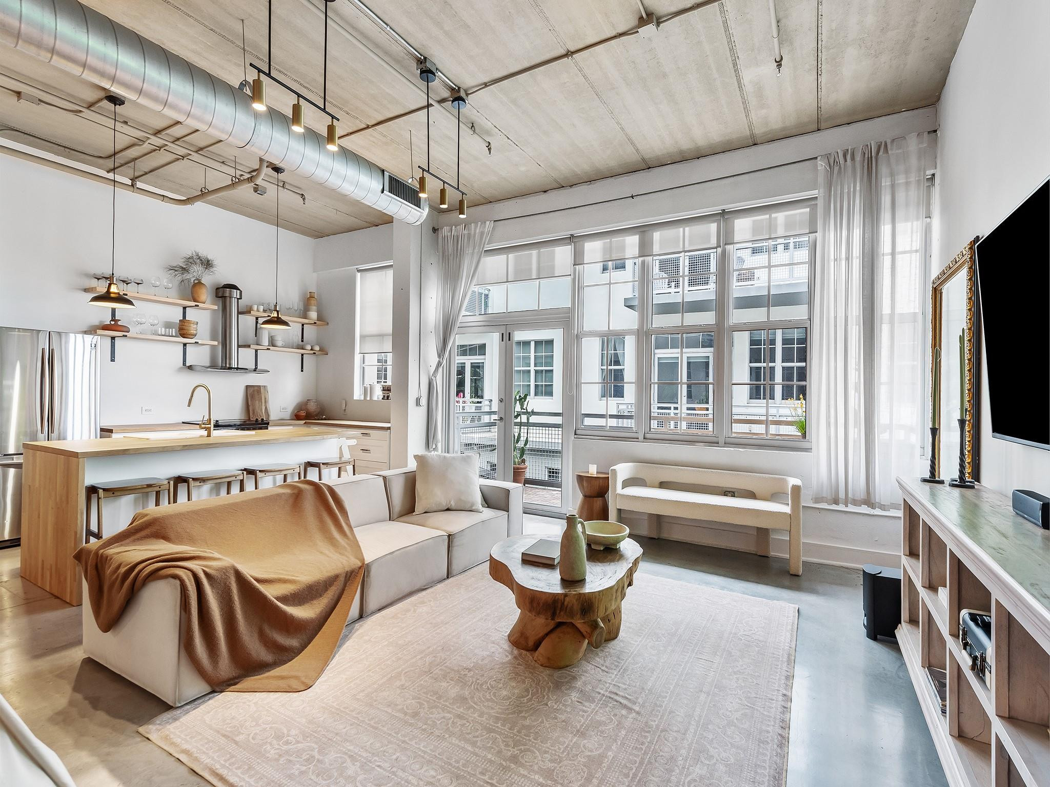 425 N Andrews Ave 304