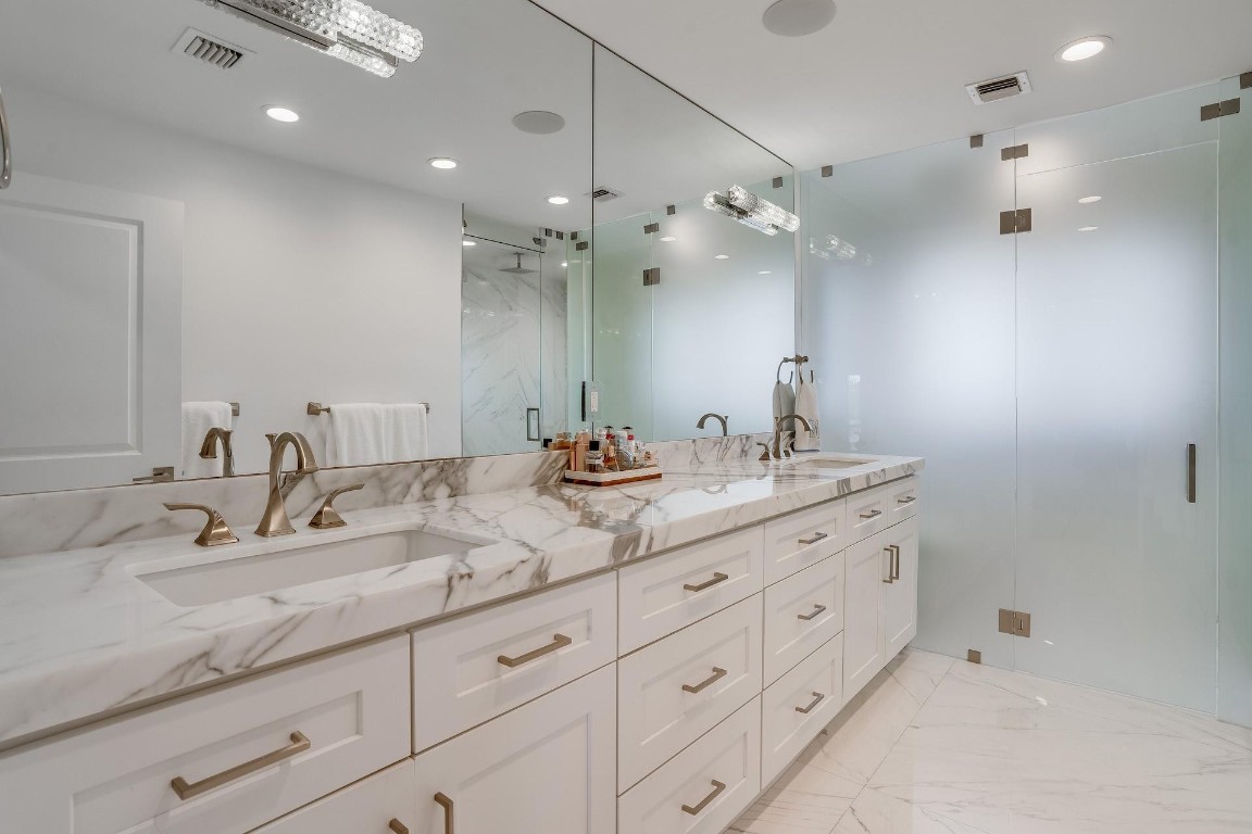 2525 Middle River Dr