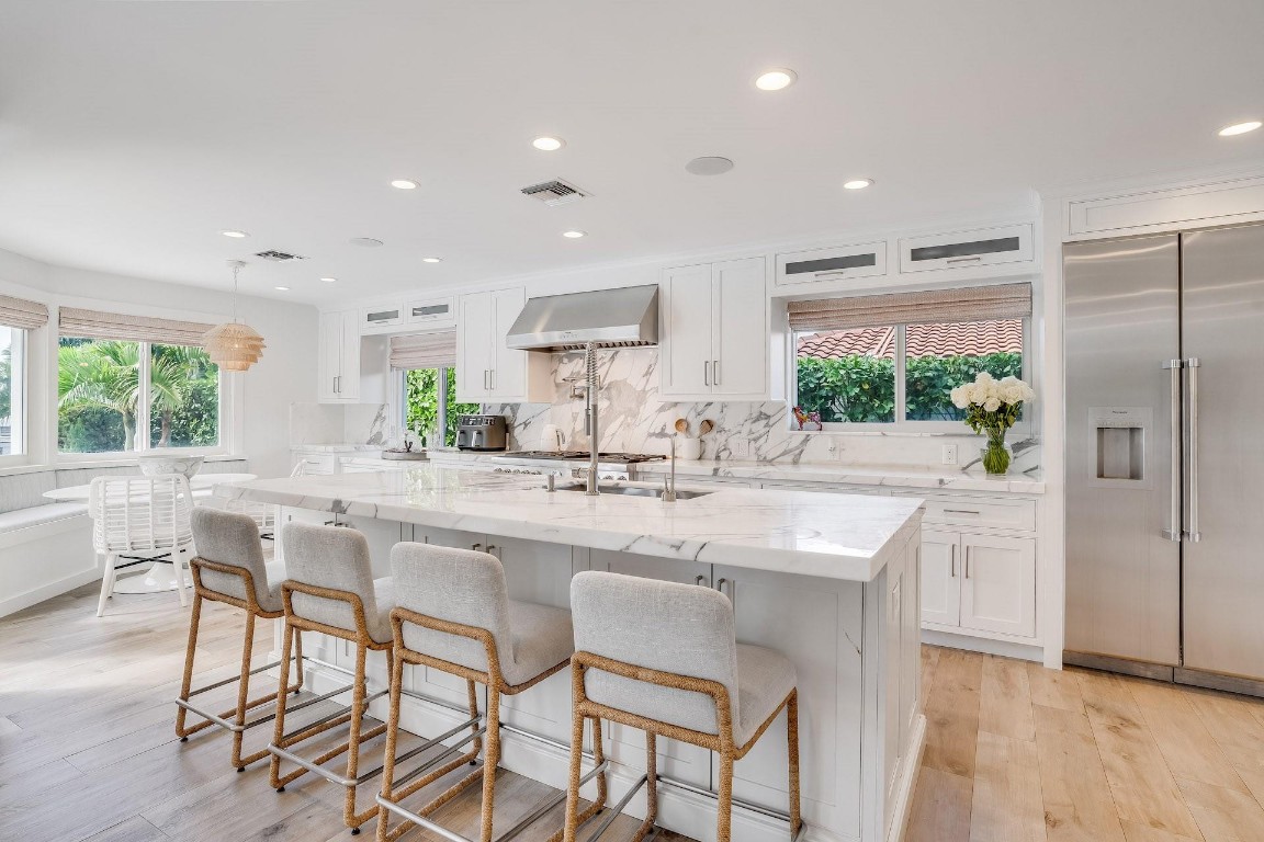 2525 Middle River Dr