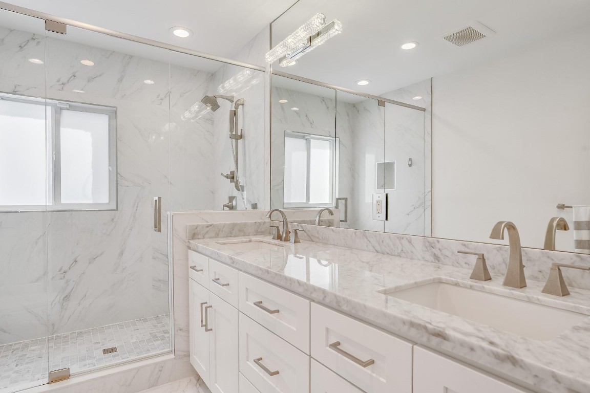 2525 Middle River Dr