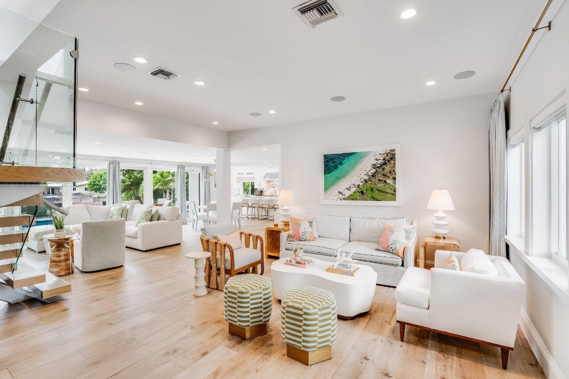 2525 Middle River Dr