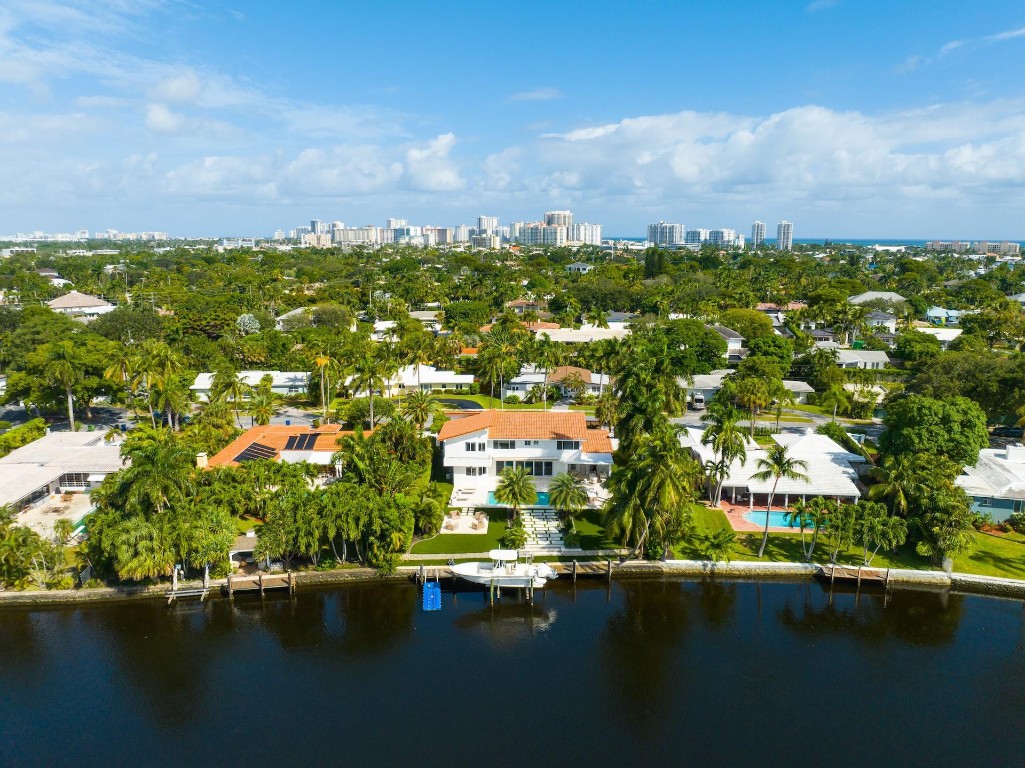 2525 Middle River Dr