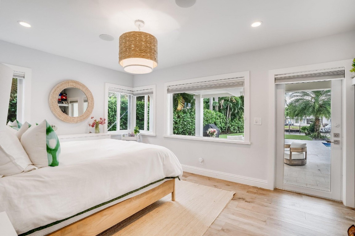 2525 Middle River Dr