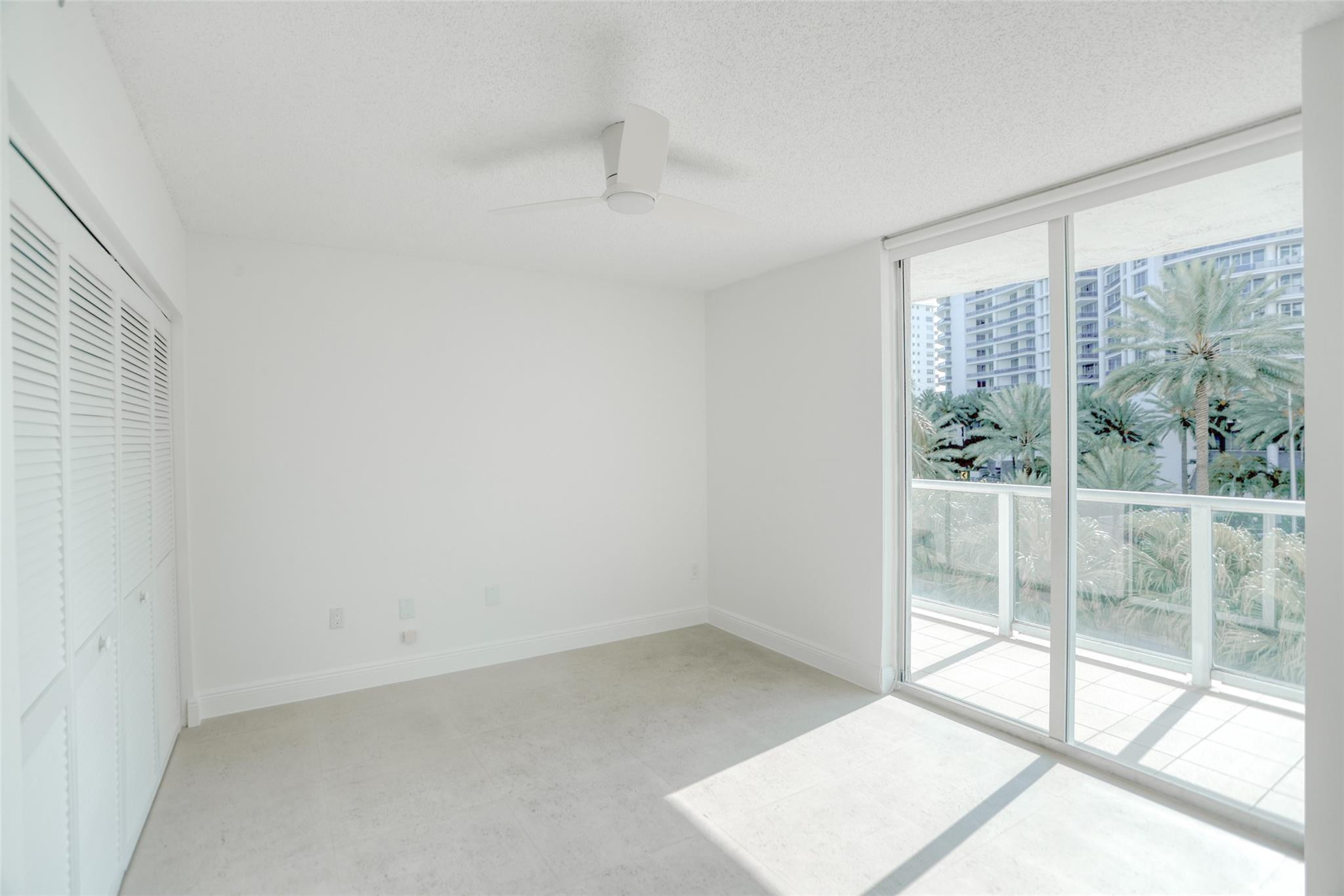 5900 E Collins Ave 406