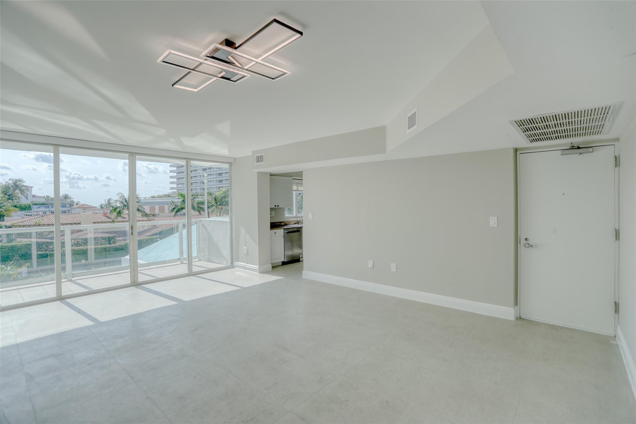 5900 E Collins Ave 406