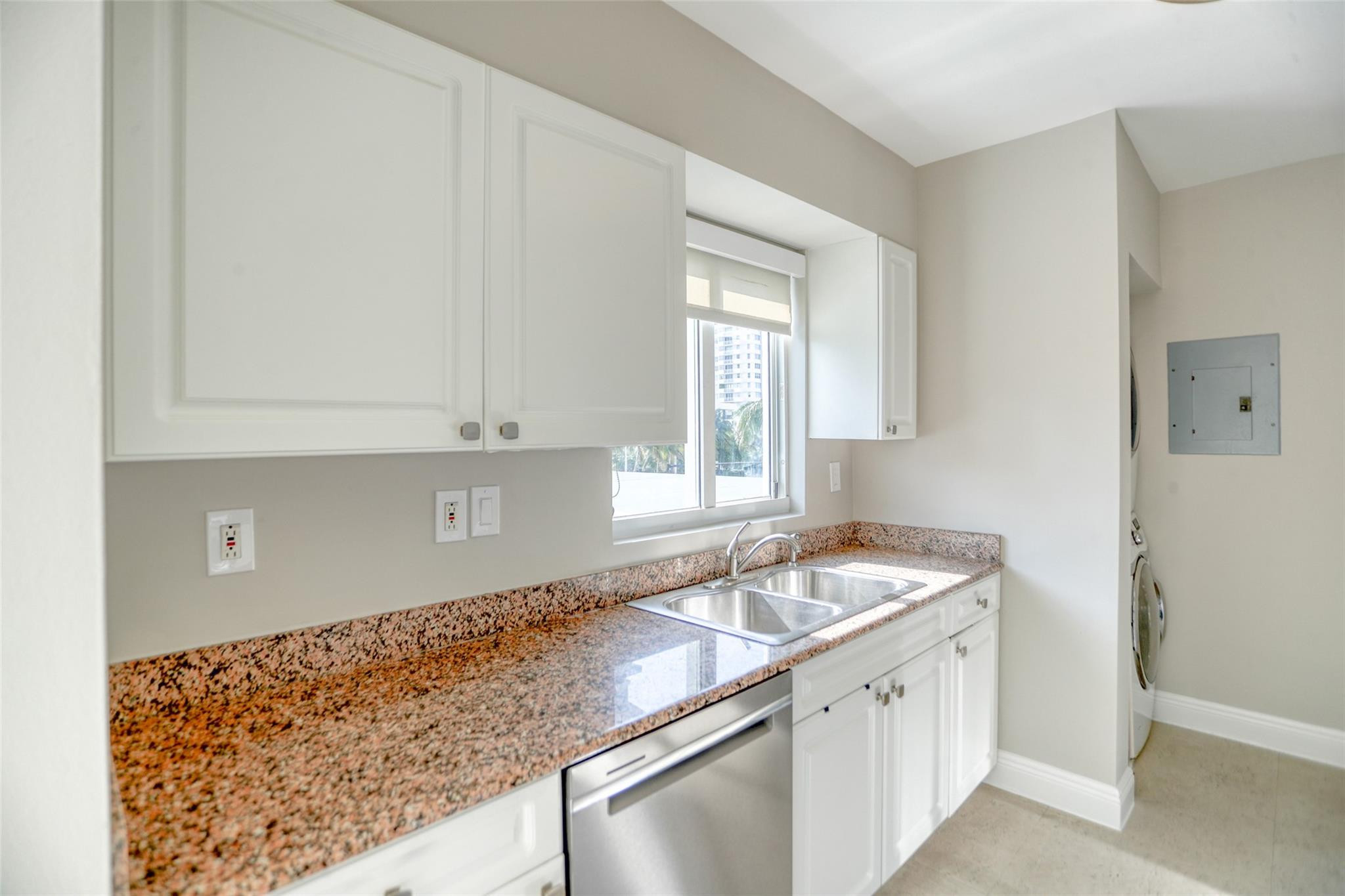 5900 E Collins Ave 406