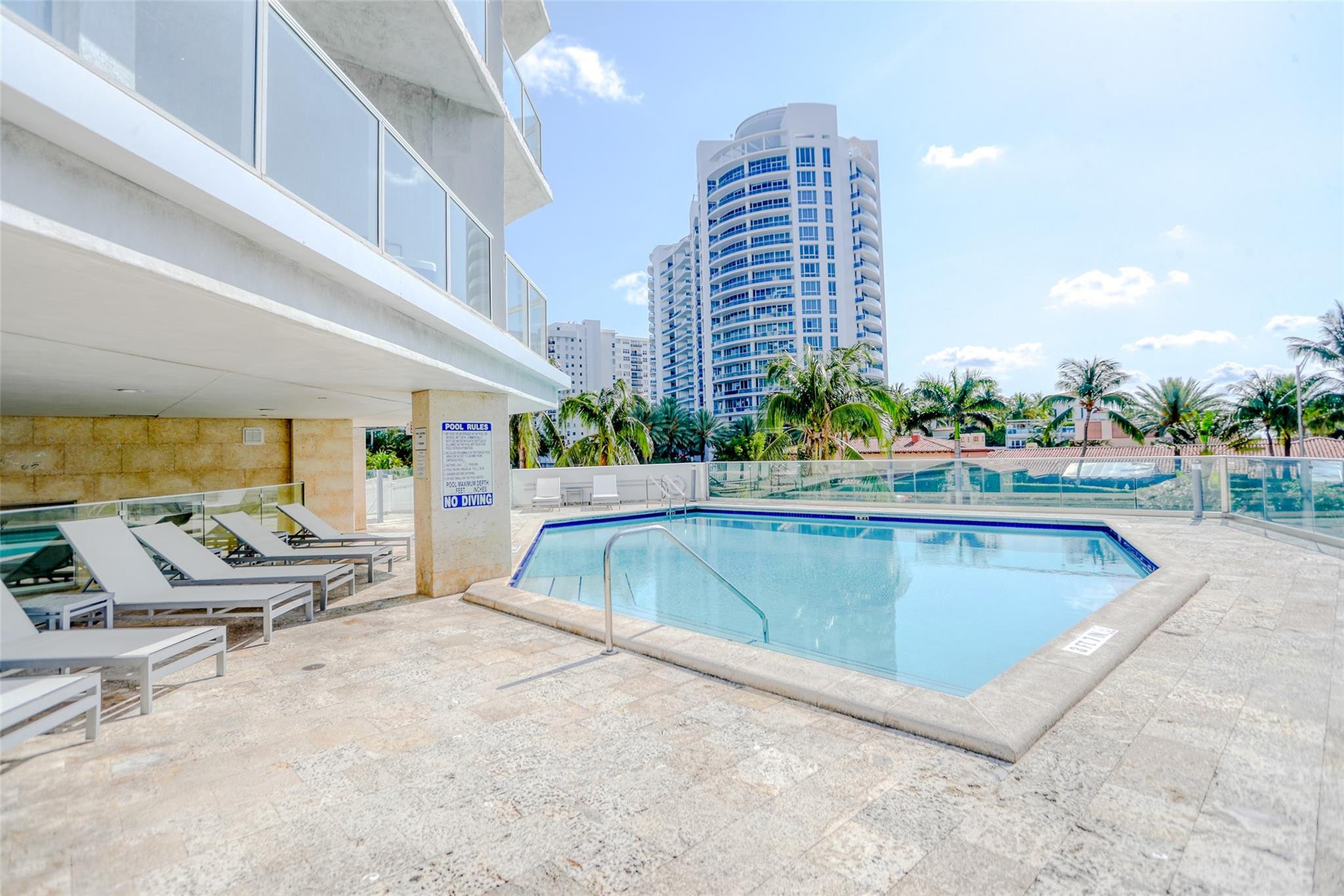 5900 E Collins Ave 406