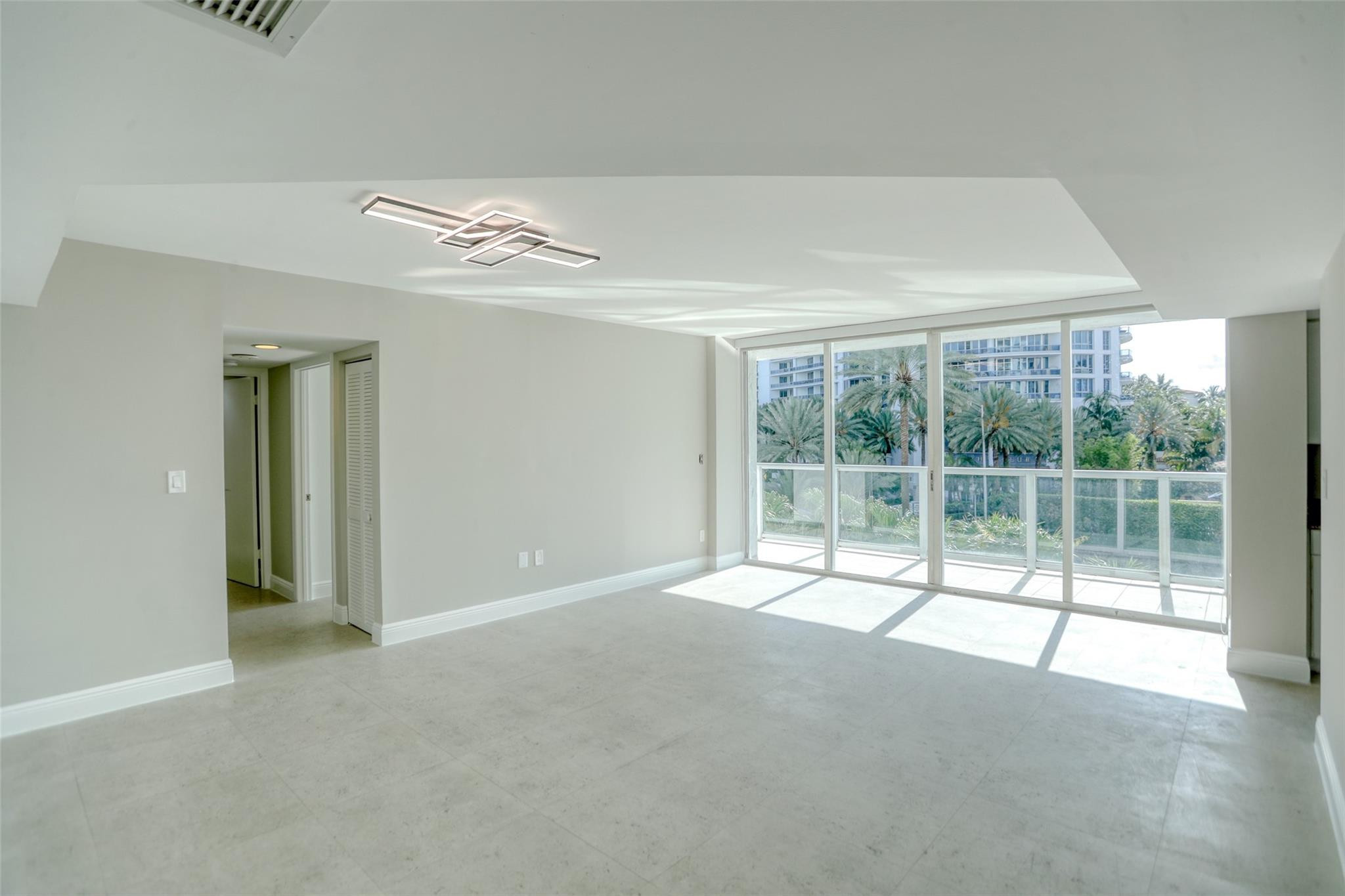 5900 E Collins Ave 406