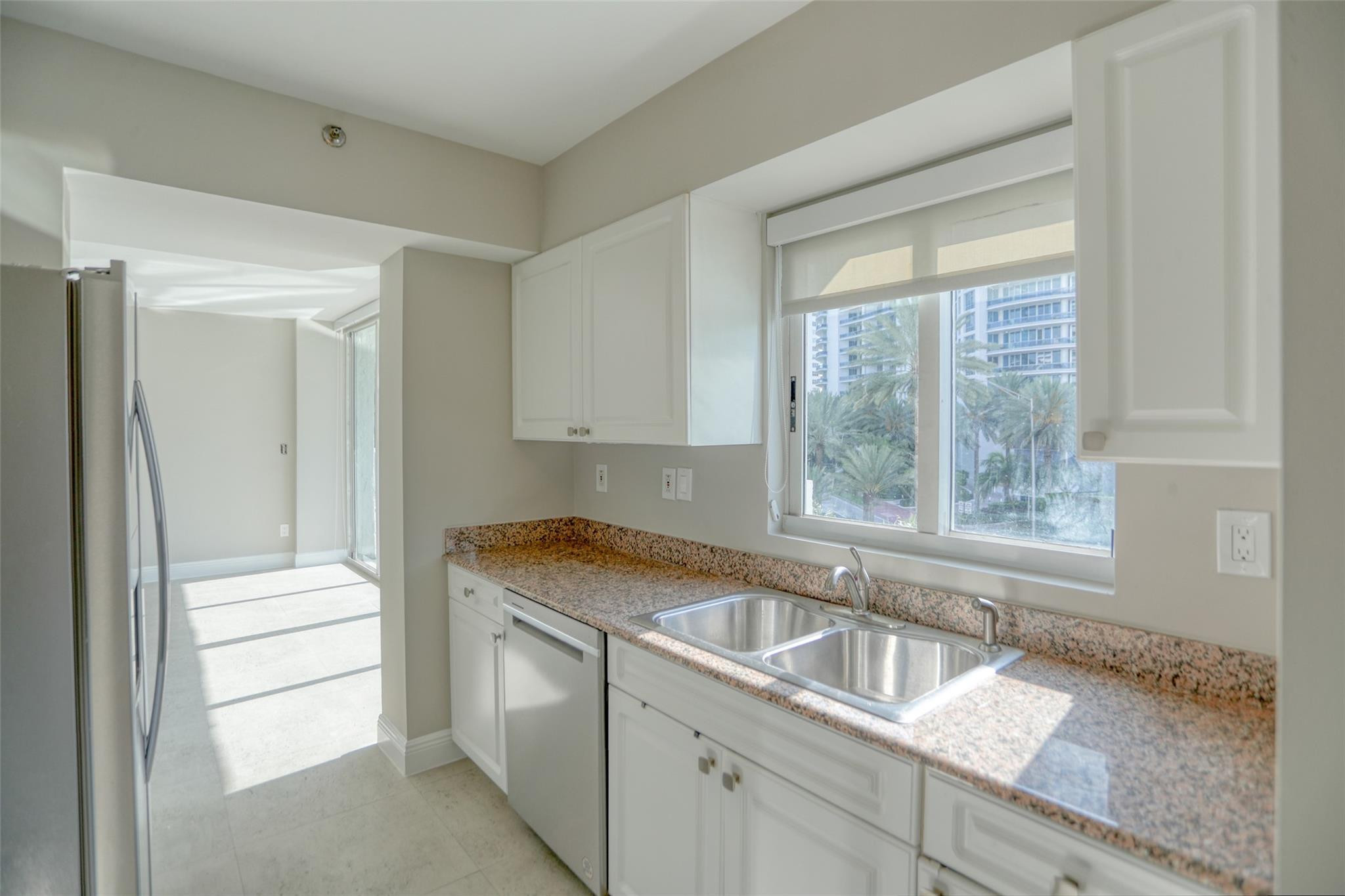 5900 E Collins Ave 406