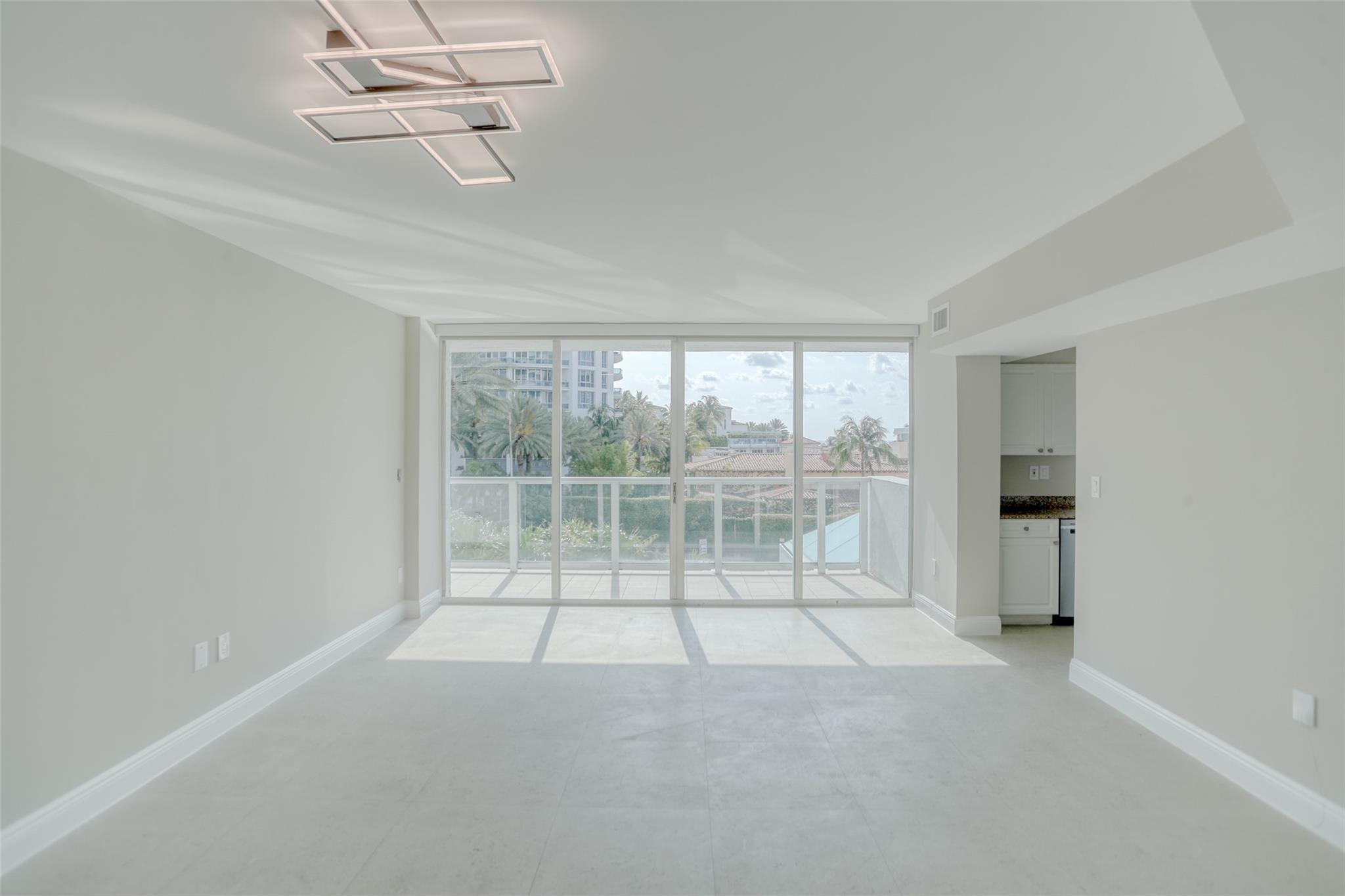 5900 E Collins Ave 406