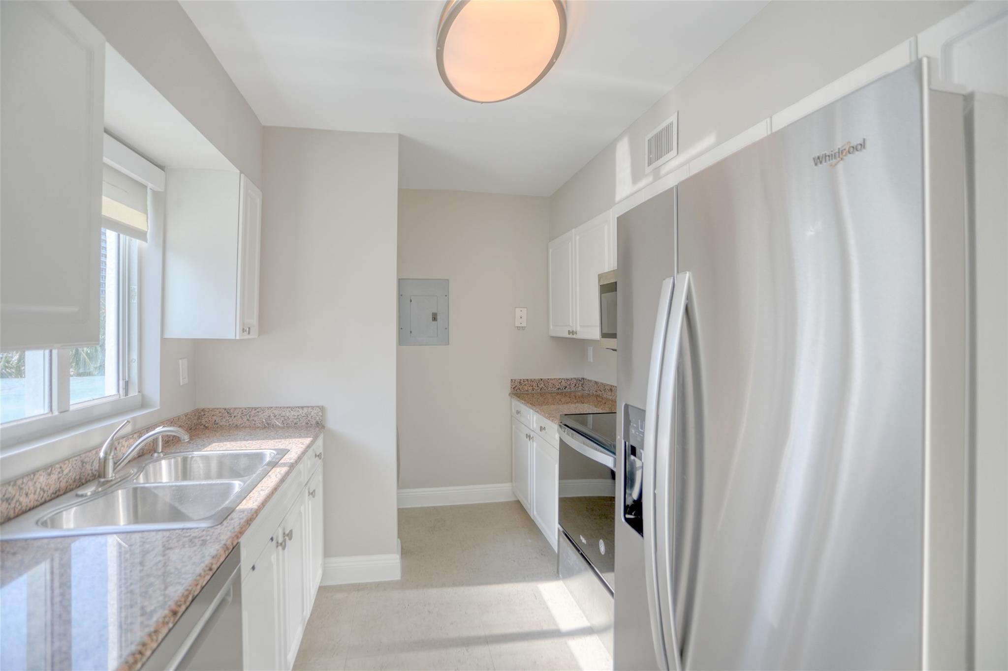 5900 E Collins Ave 406