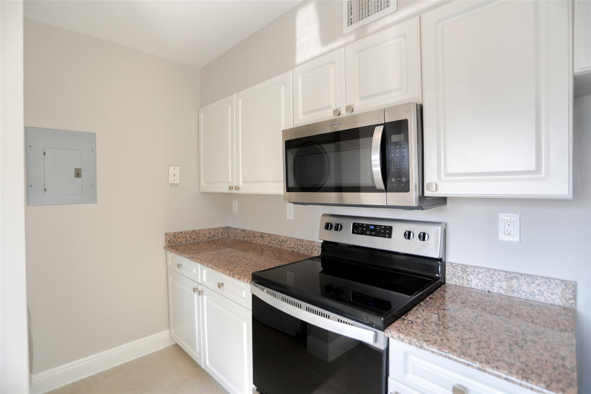 5900 E Collins Ave 406