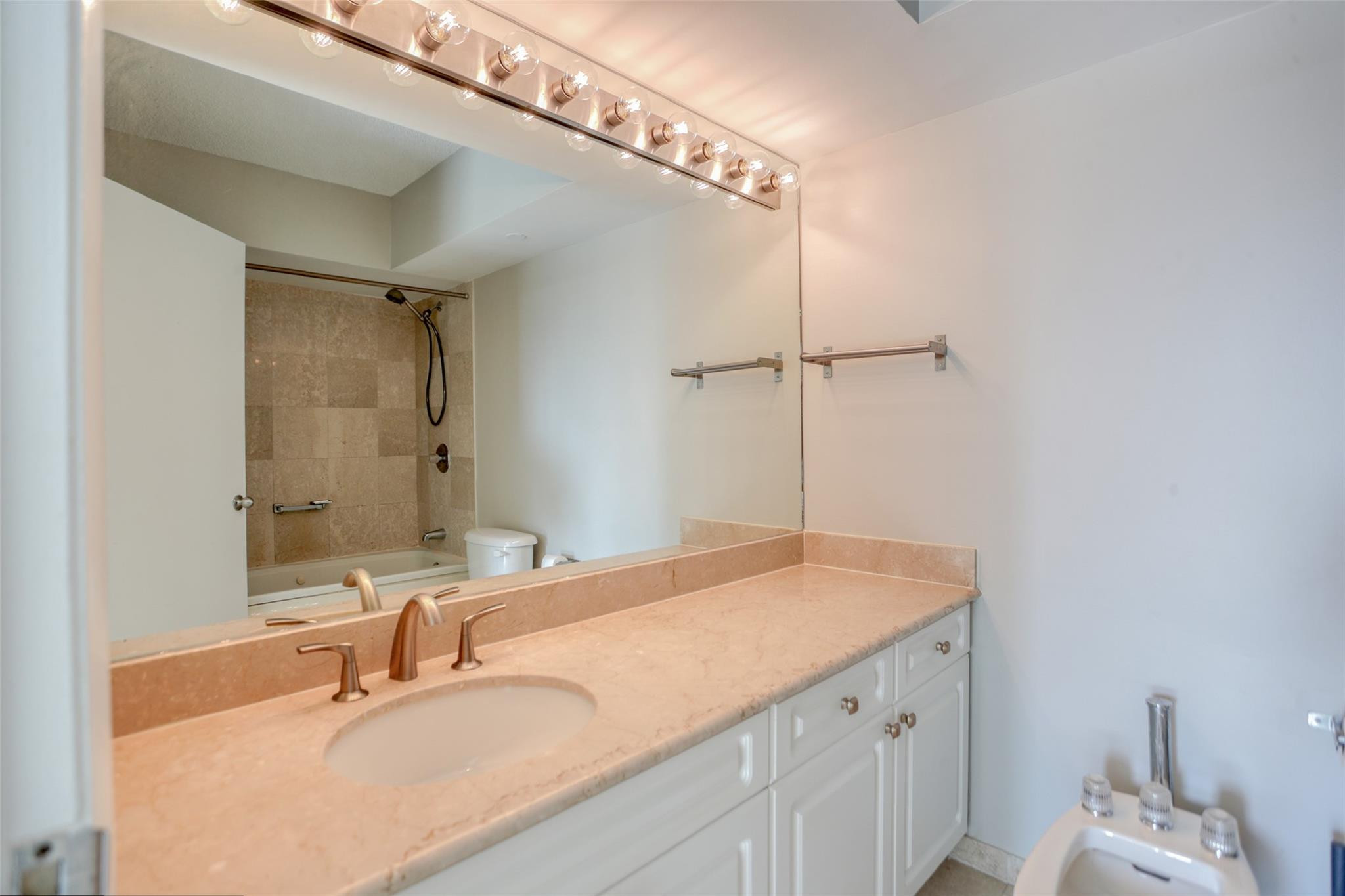 5900 E Collins Ave 406