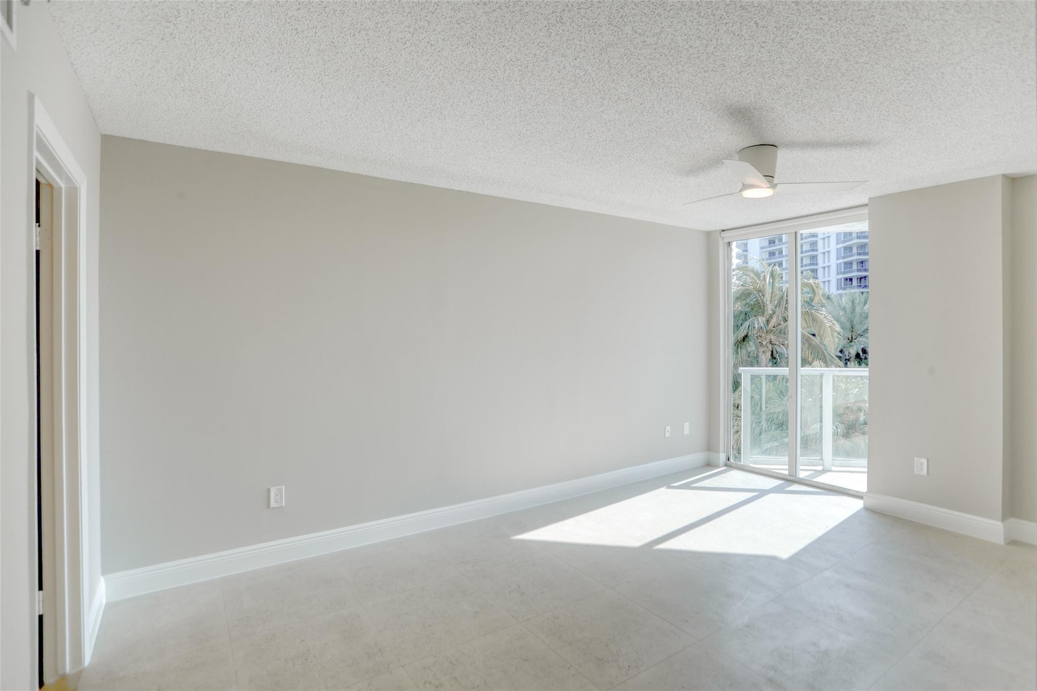 5900 E Collins Ave 406