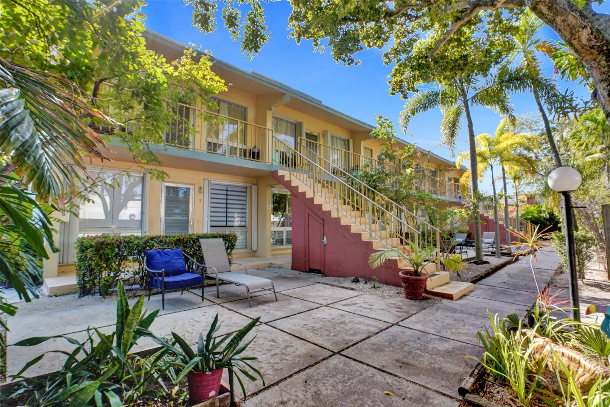 2624 NE 30th Pl 102B