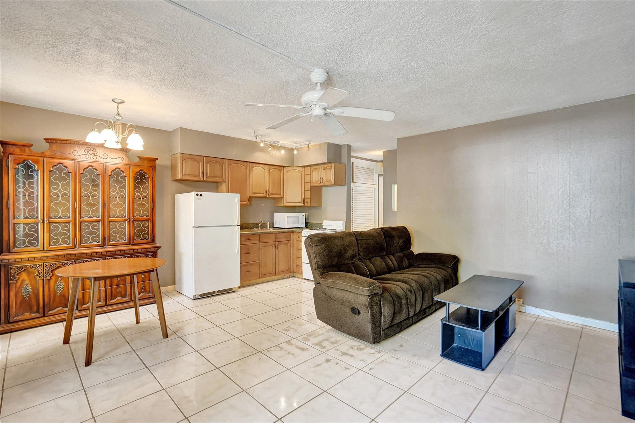 2624 NE 30th Pl 102B