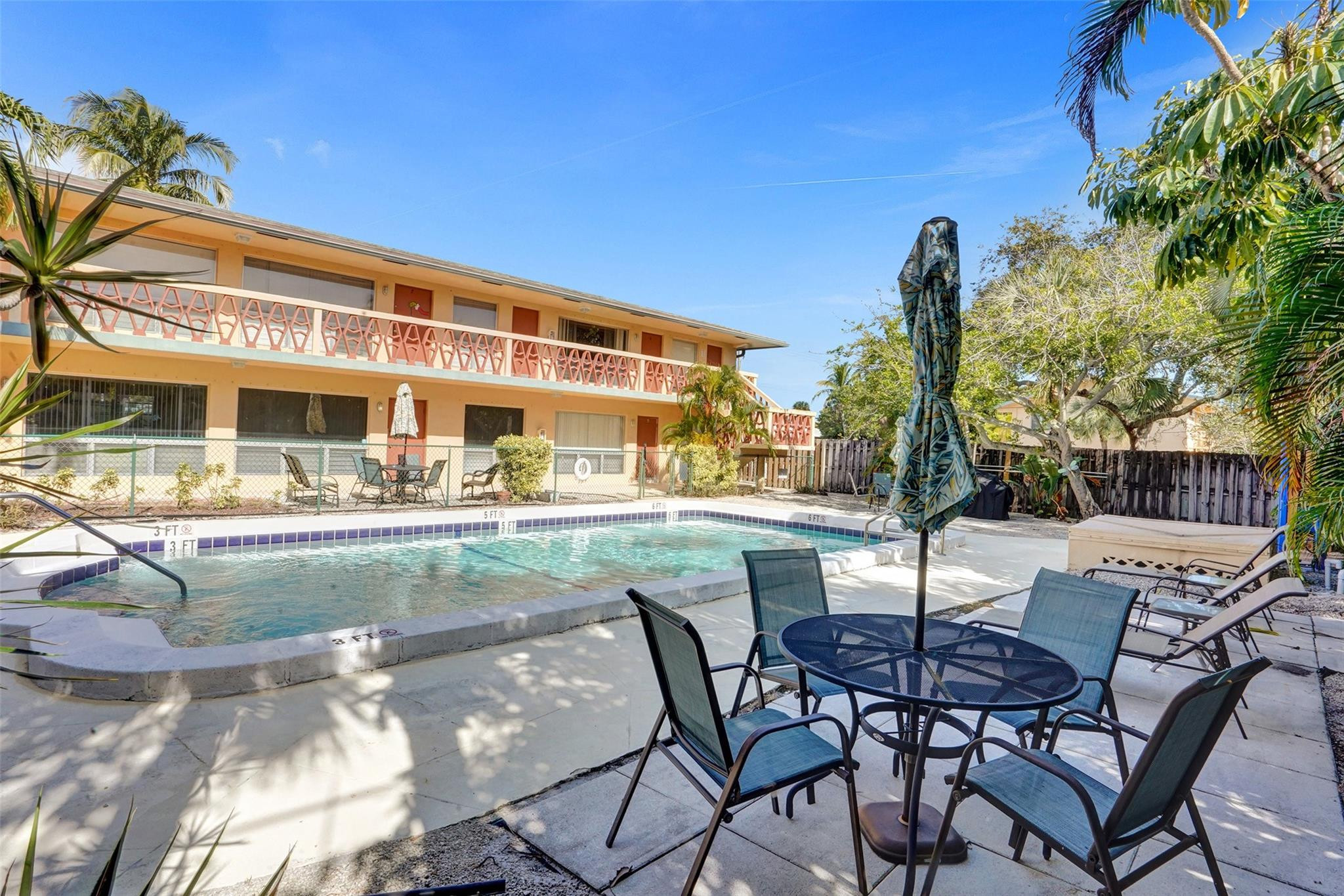 2624 NE 30th Pl 102B