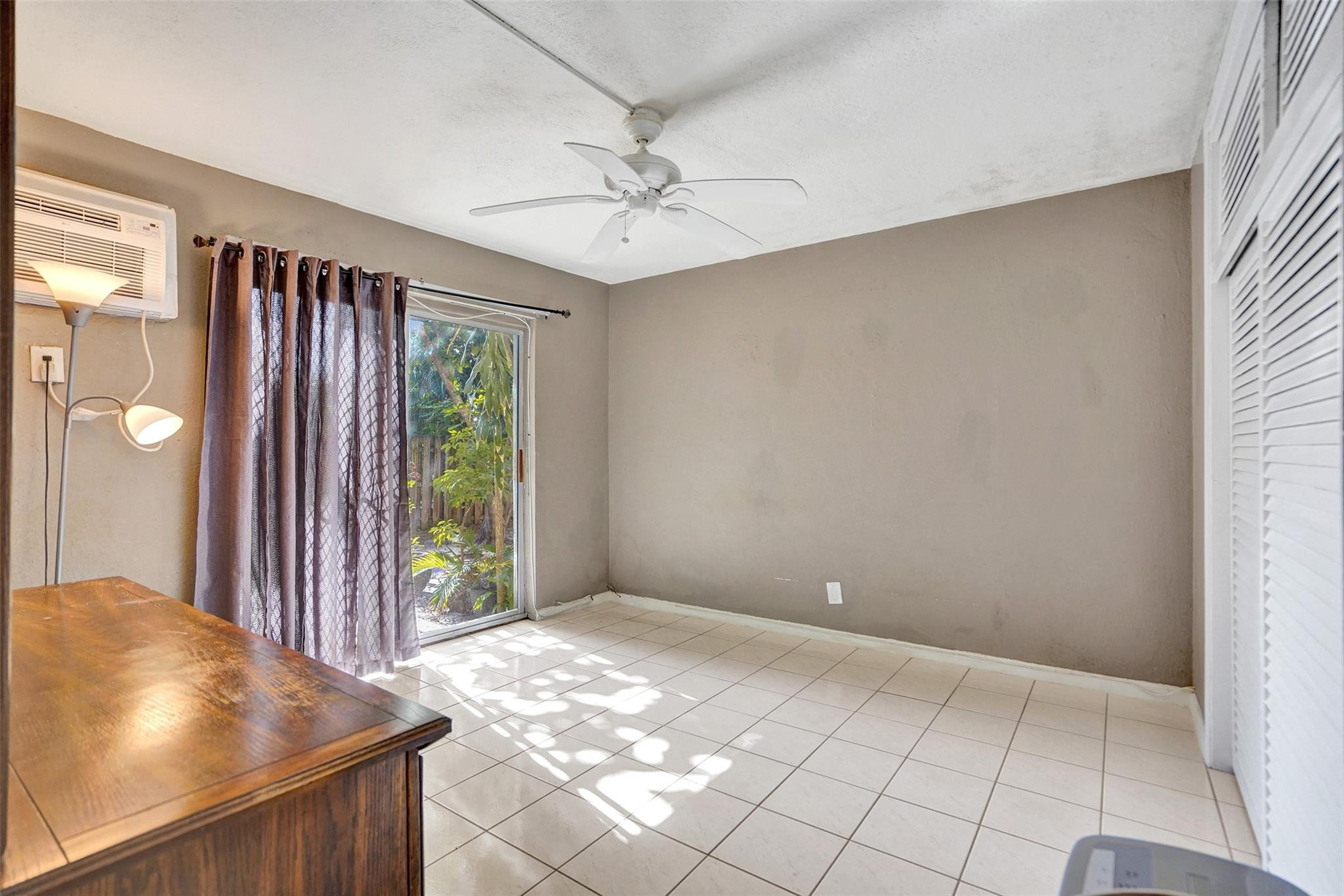 2624 NE 30th Pl 102B