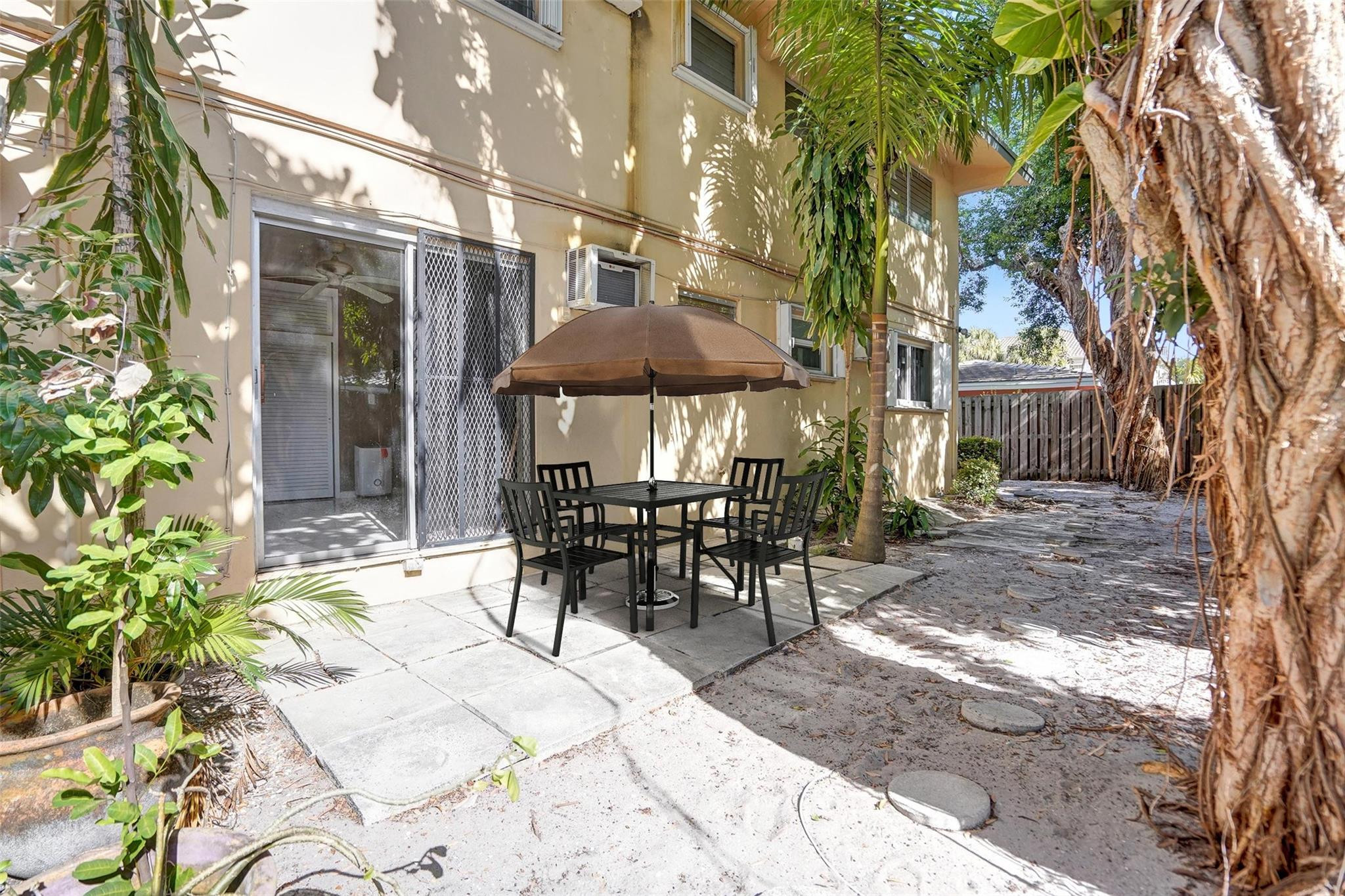 2624 NE 30th Pl 102B