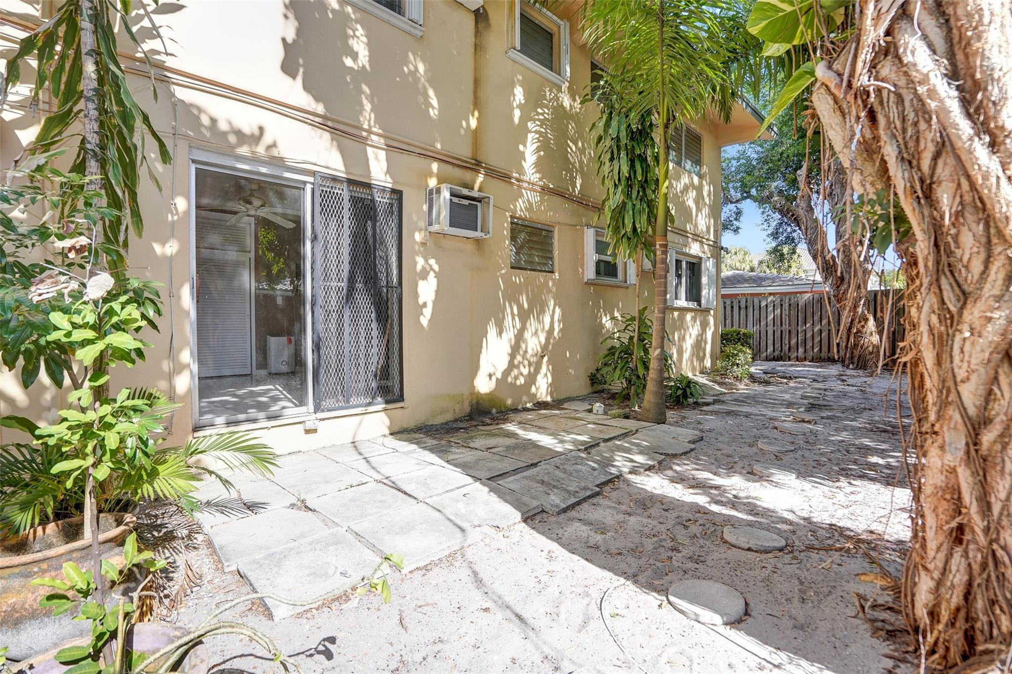 2624 NE 30th Pl 102B