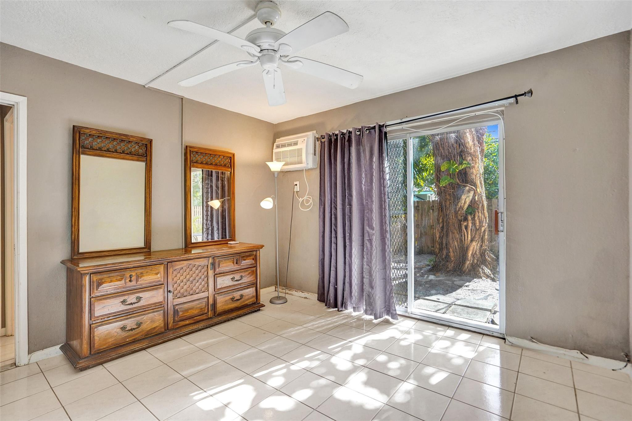 2624 NE 30th Pl 102B