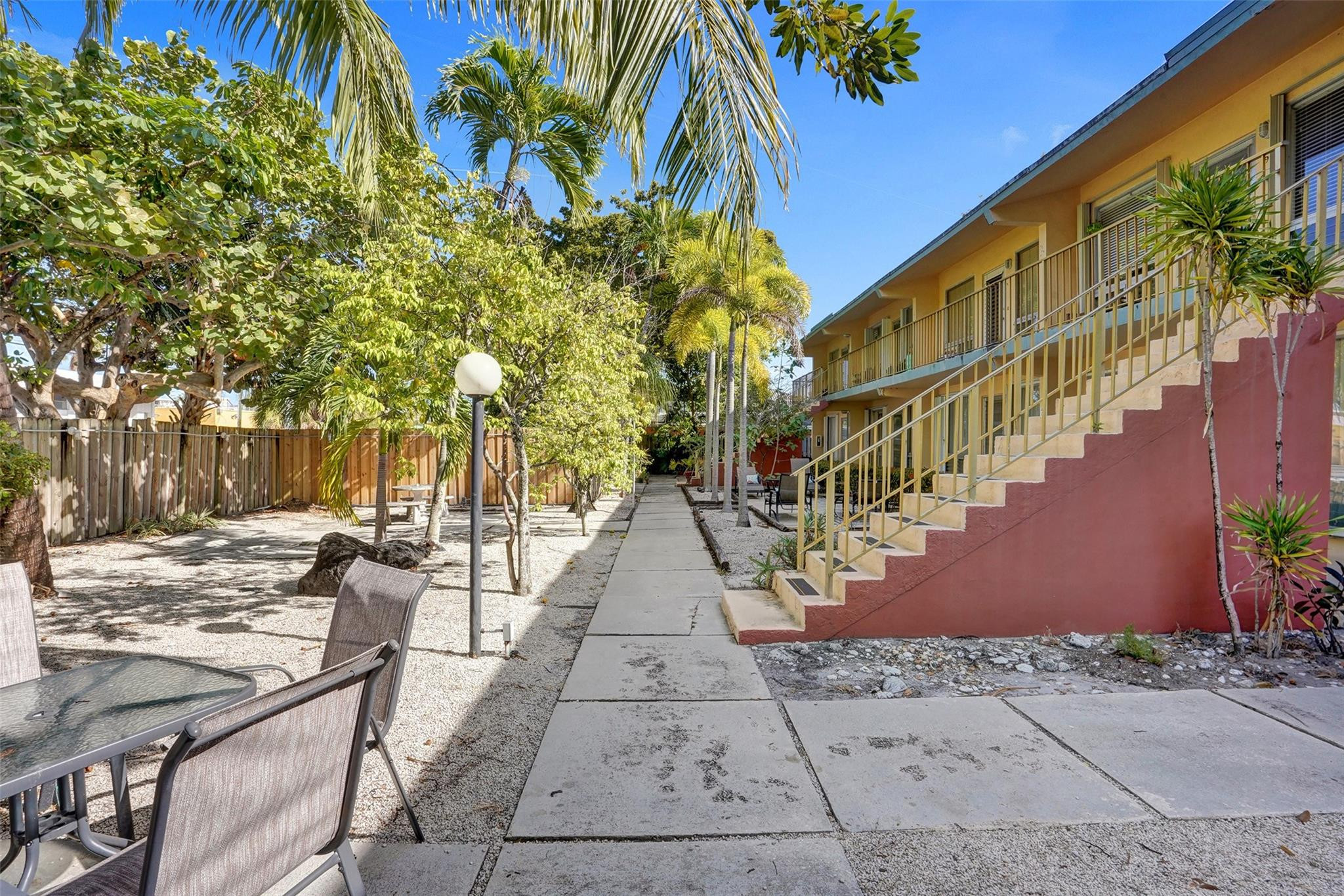 2624 NE 30th Pl 102B