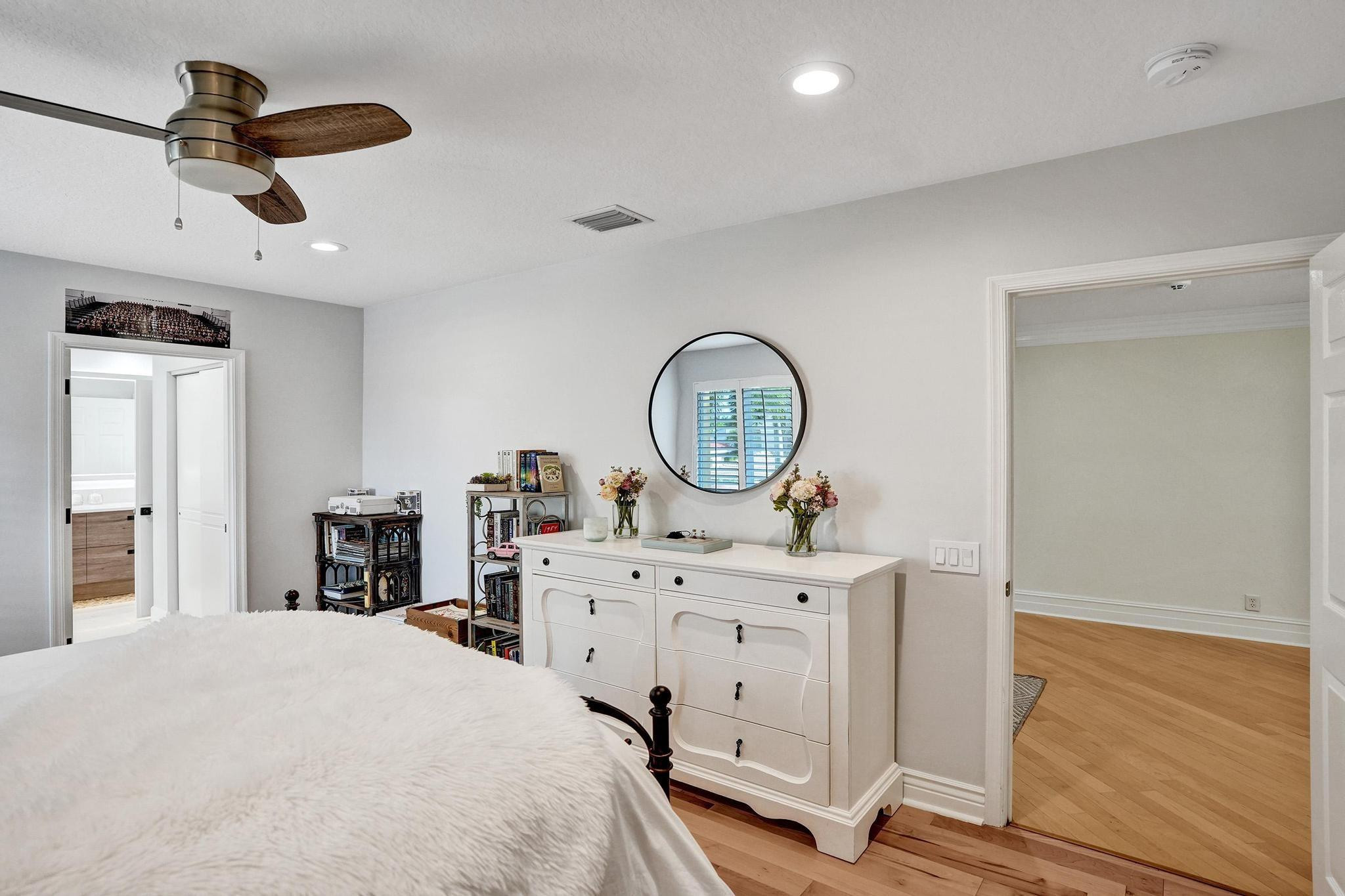 1649 Victoria Pointe Cir