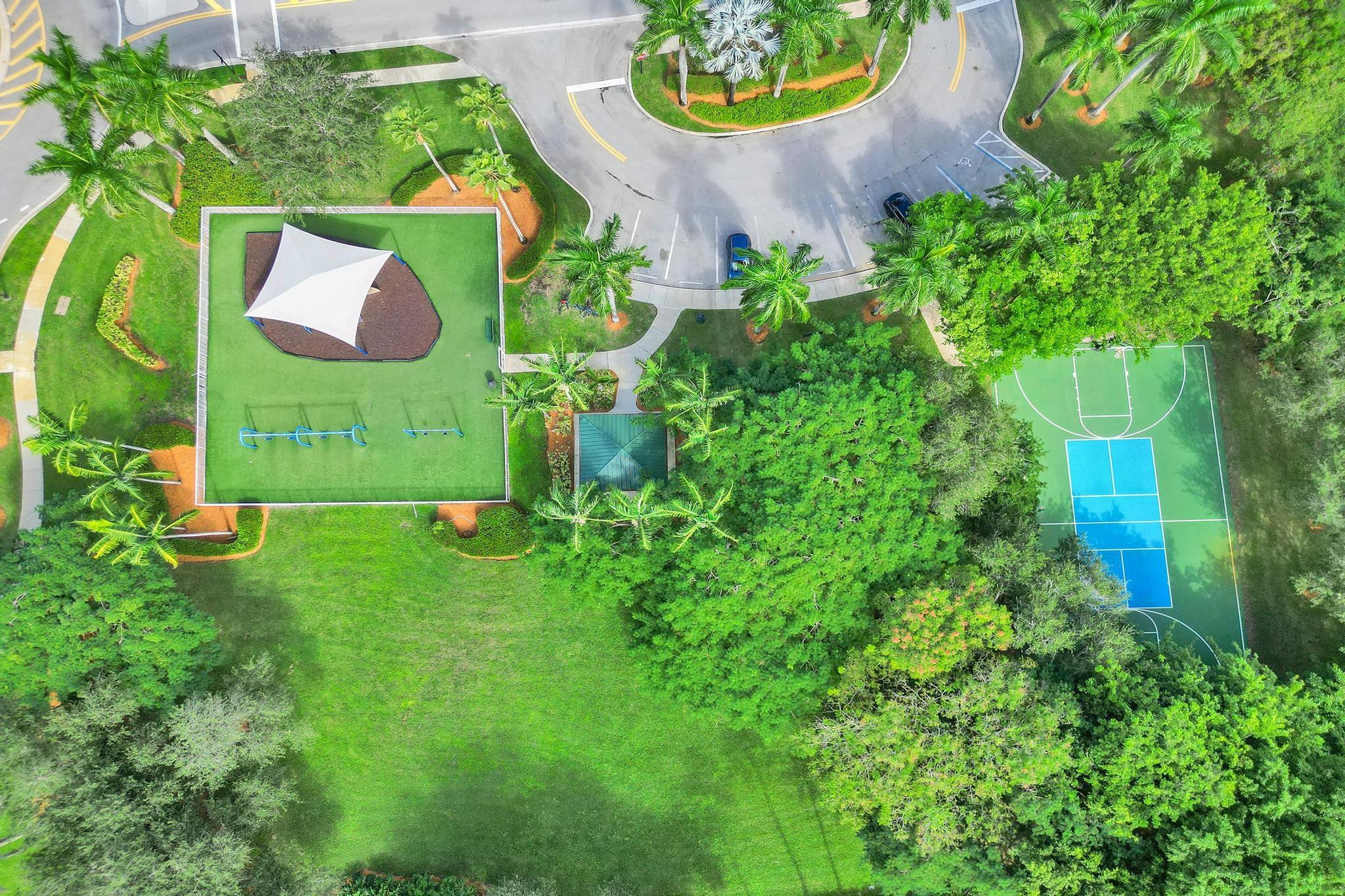 1649 Victoria Pointe Cir