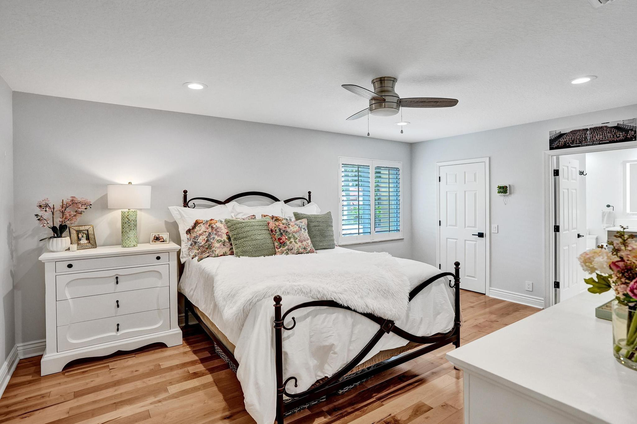 1649 Victoria Pointe Cir